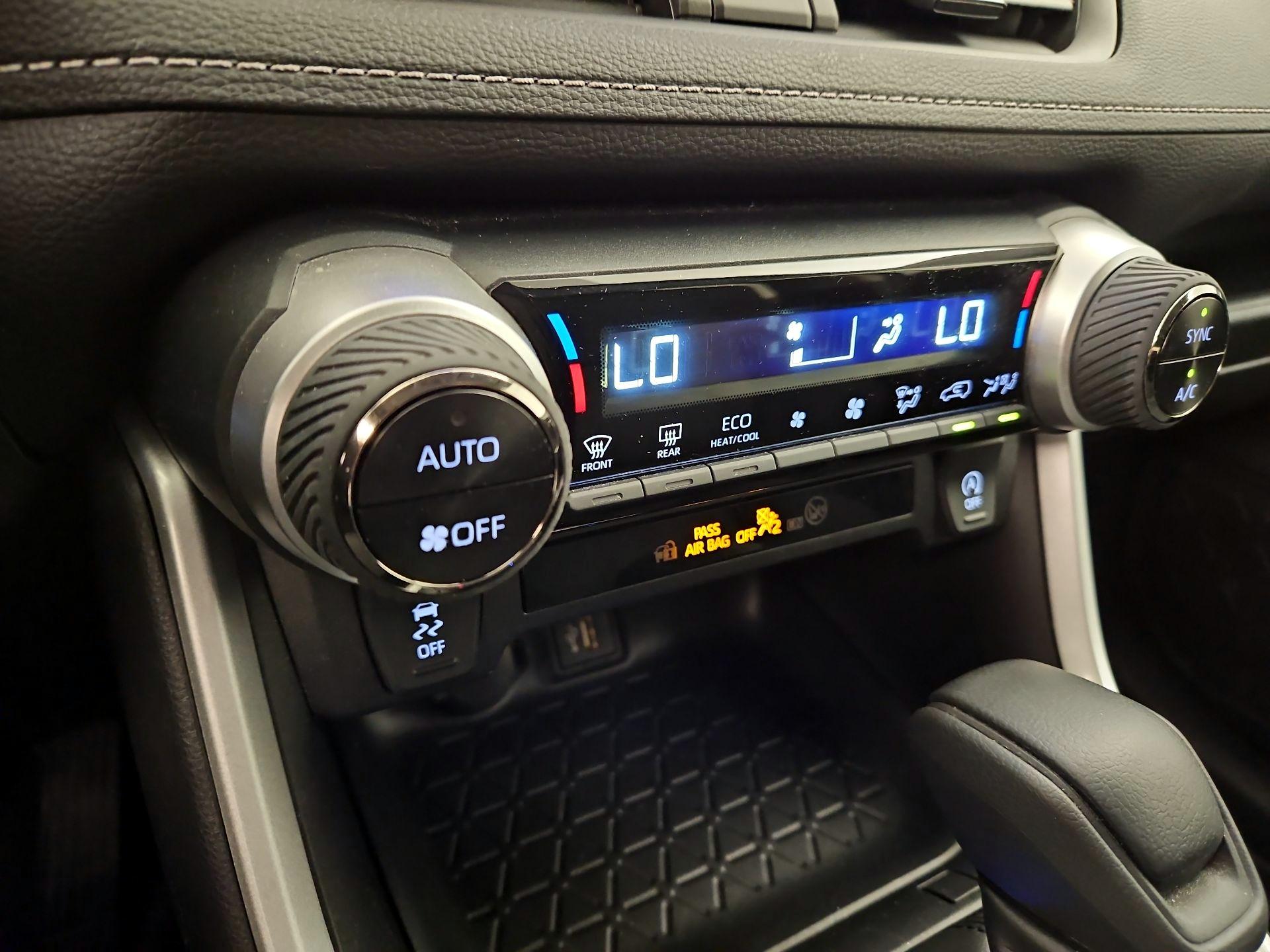 Thumbnail: 2024 Toyota RAV4 - 15