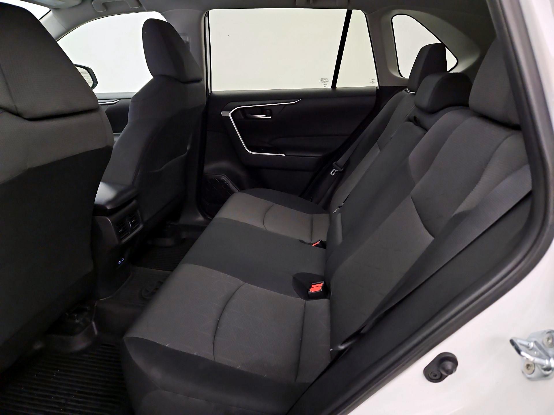Thumbnail: 2024 Toyota RAV4 - 18