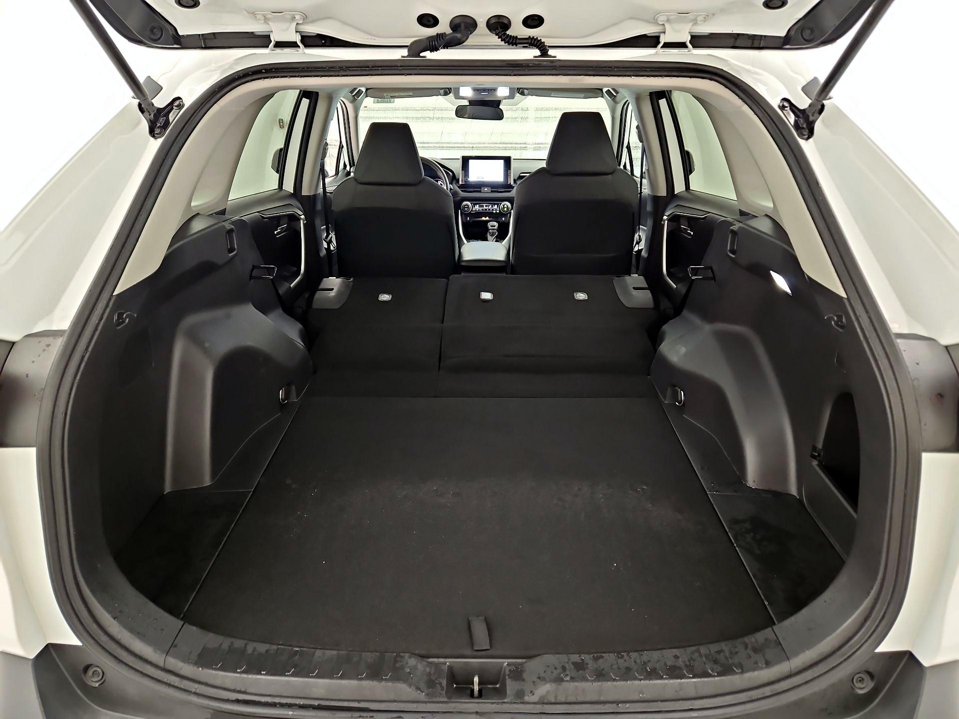 Thumbnail: 2024 Toyota RAV4 - 20