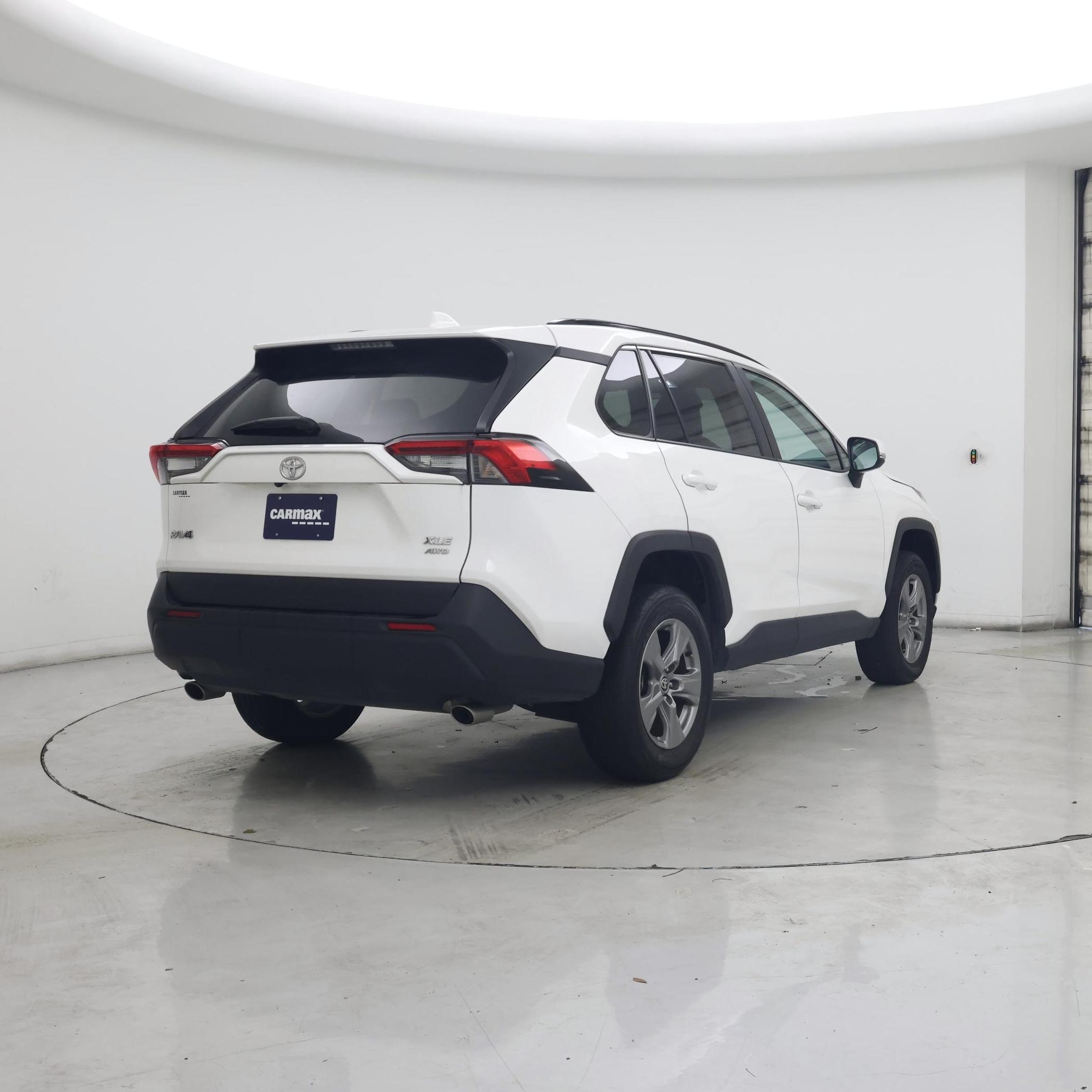Thumbnail: 2024 Toyota RAV4 - 8
