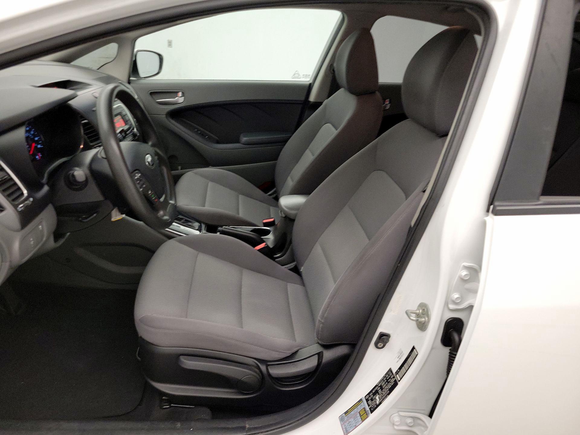 Thumbnail: 2018 Kia Forte - 11