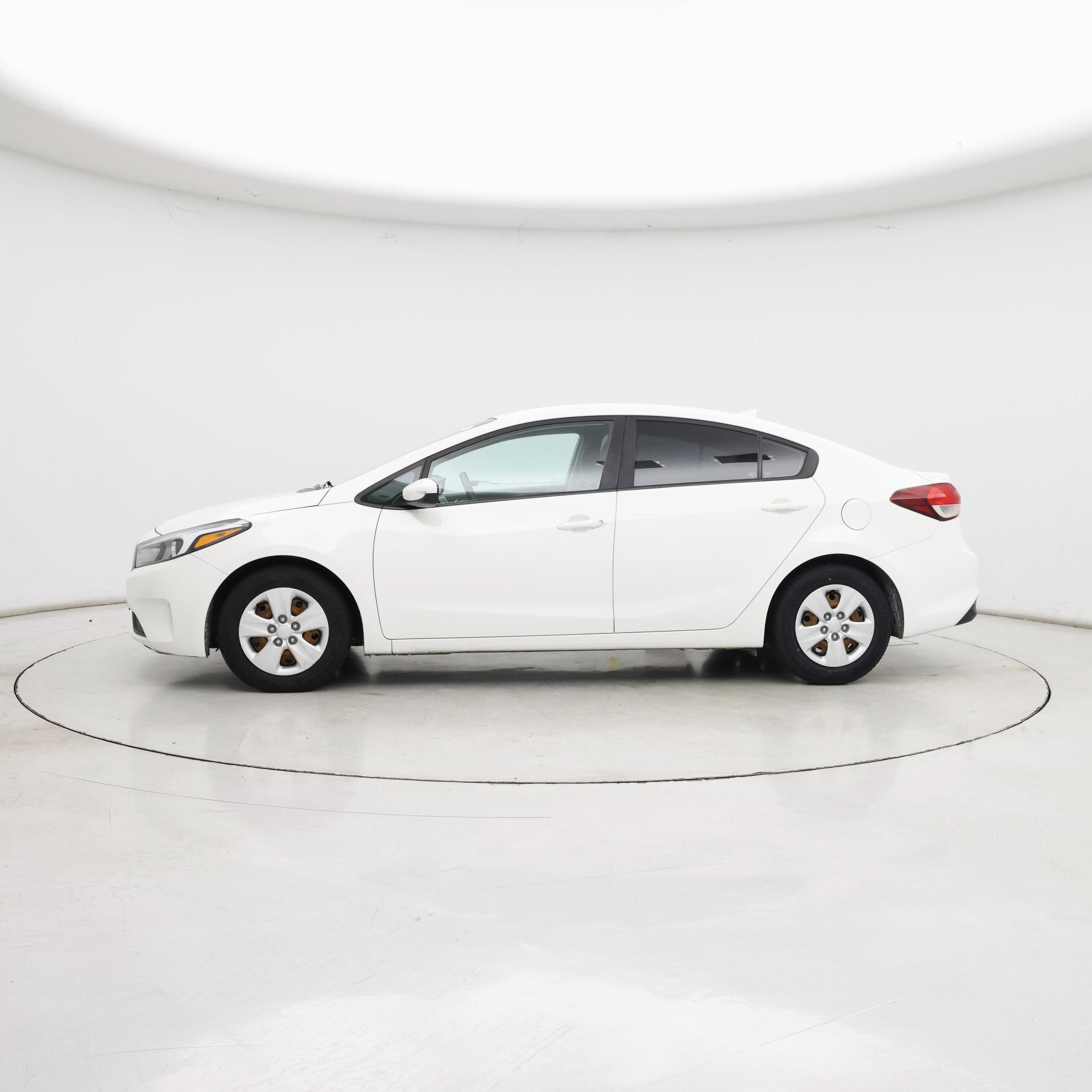 Thumbnail: 2018 Kia Forte - 3