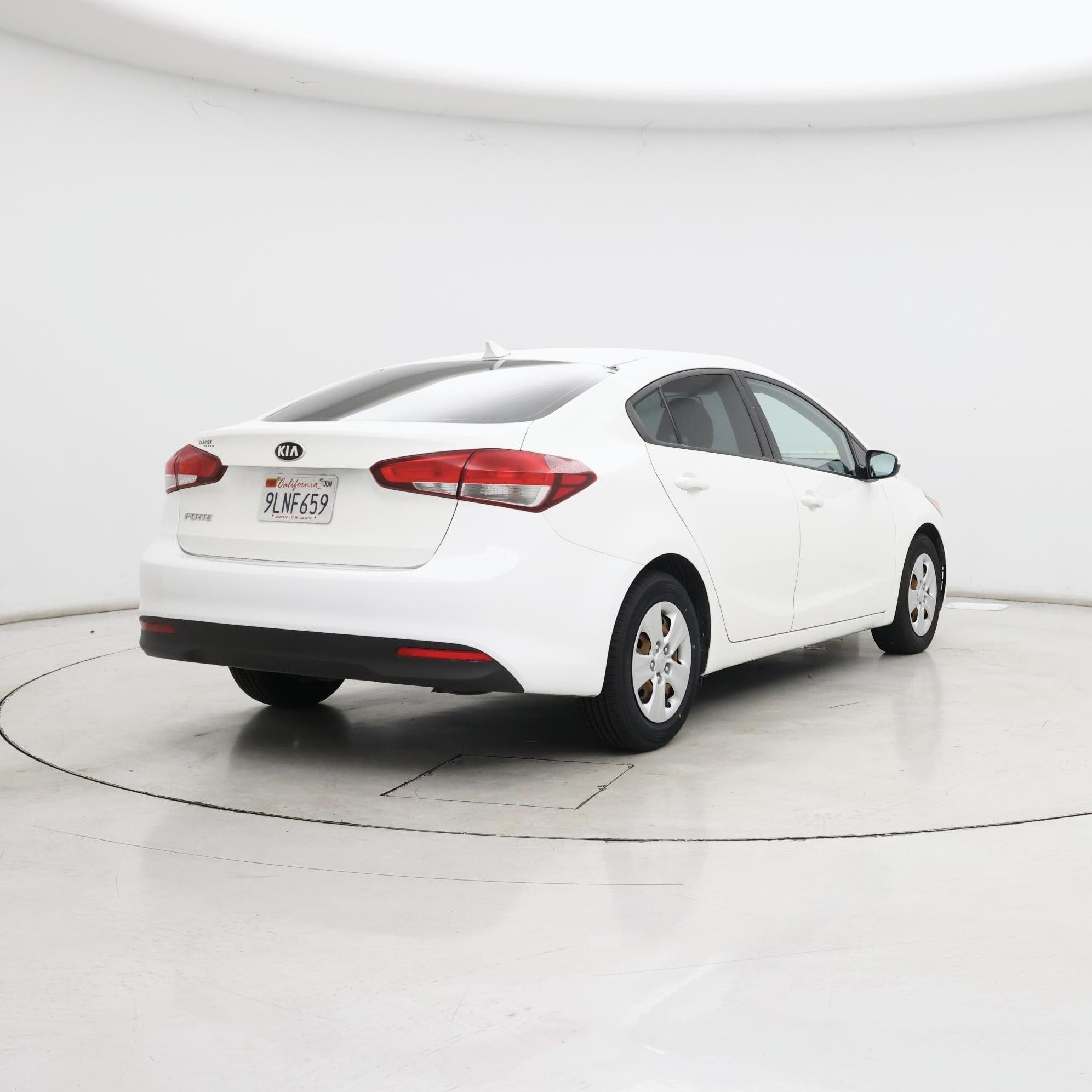 Thumbnail: 2018 Kia Forte - 8