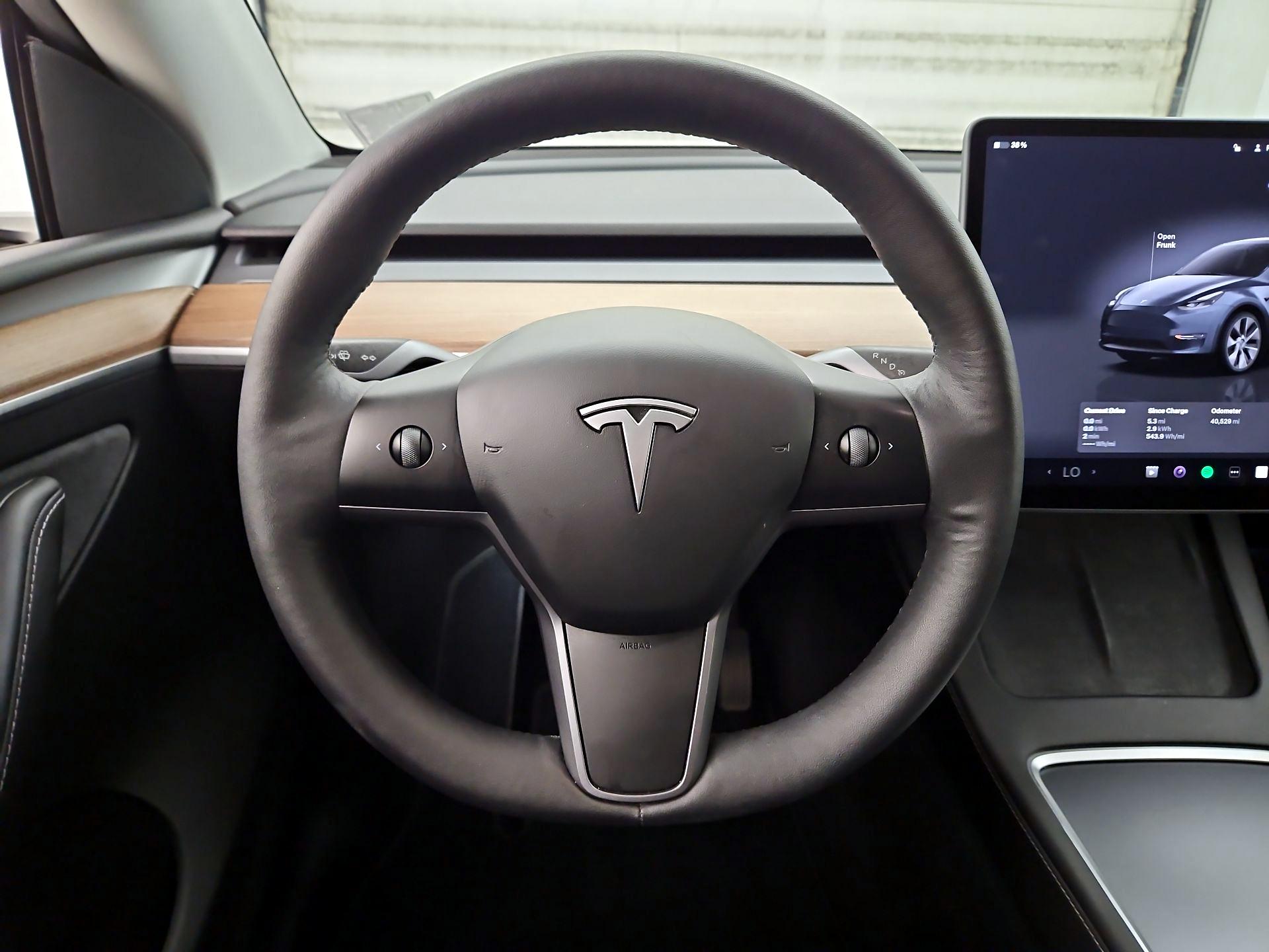 Thumbnail: 2023 Tesla Model Y - 10