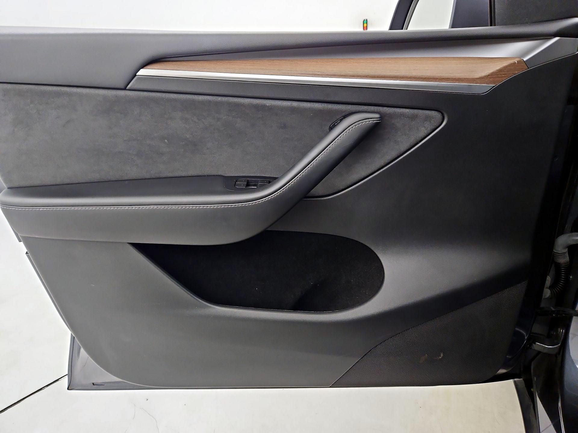 Thumbnail: 2023 Tesla Model Y - 12
