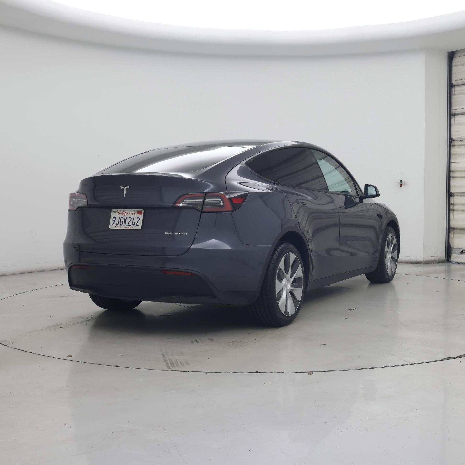 Thumbnail: 2023 Tesla Model Y - 8