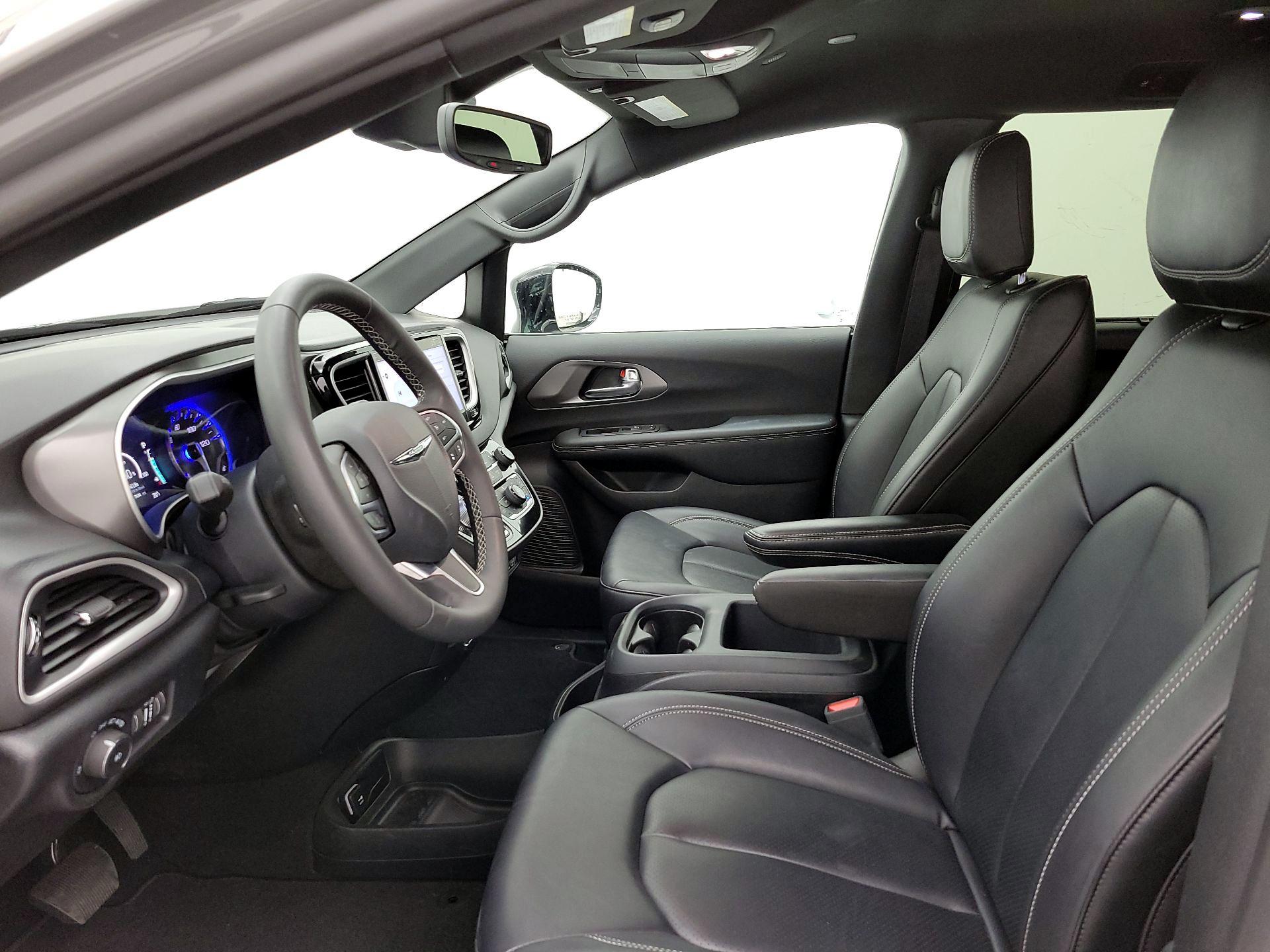 Thumbnail: 2025 Chrysler Pacifica - 11