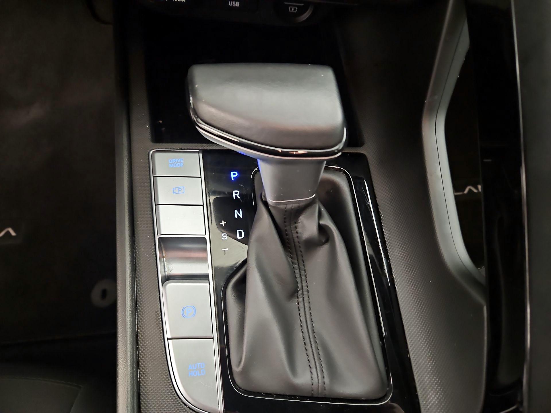 Thumbnail: 2022 Hyundai Elantra - 17