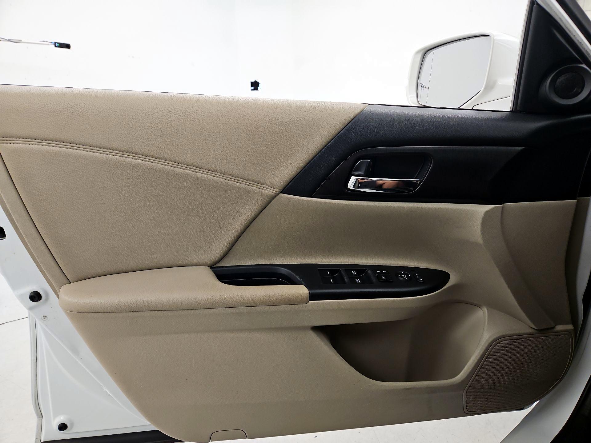 Thumbnail: 2014 Honda Accord - 12