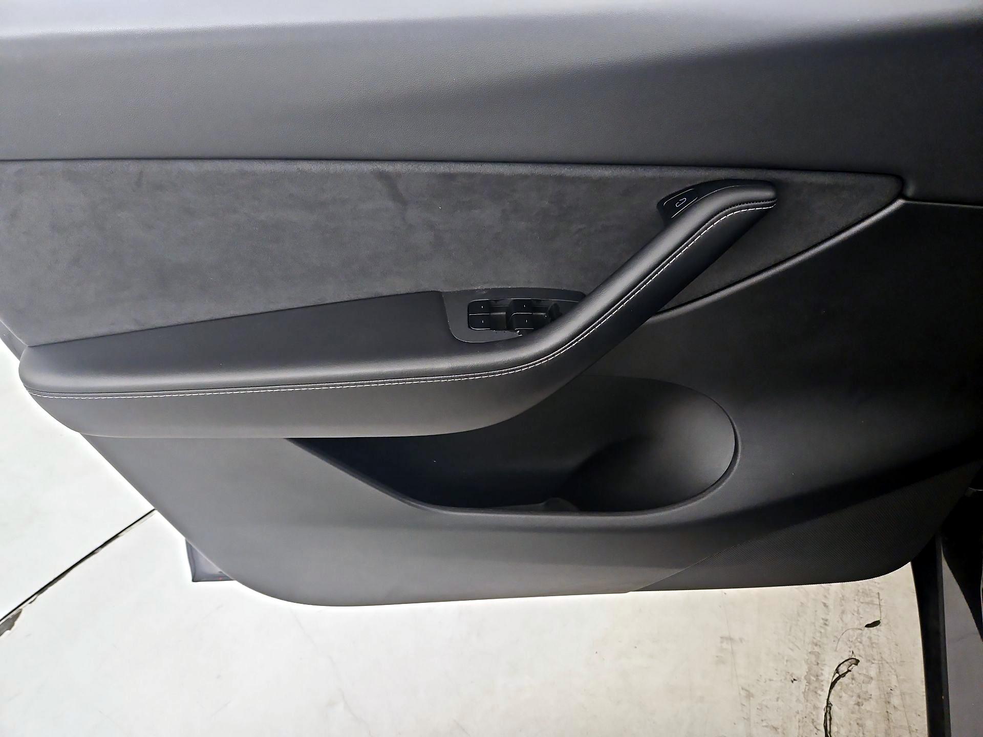 Thumbnail: 2021 Tesla Model Y - 12