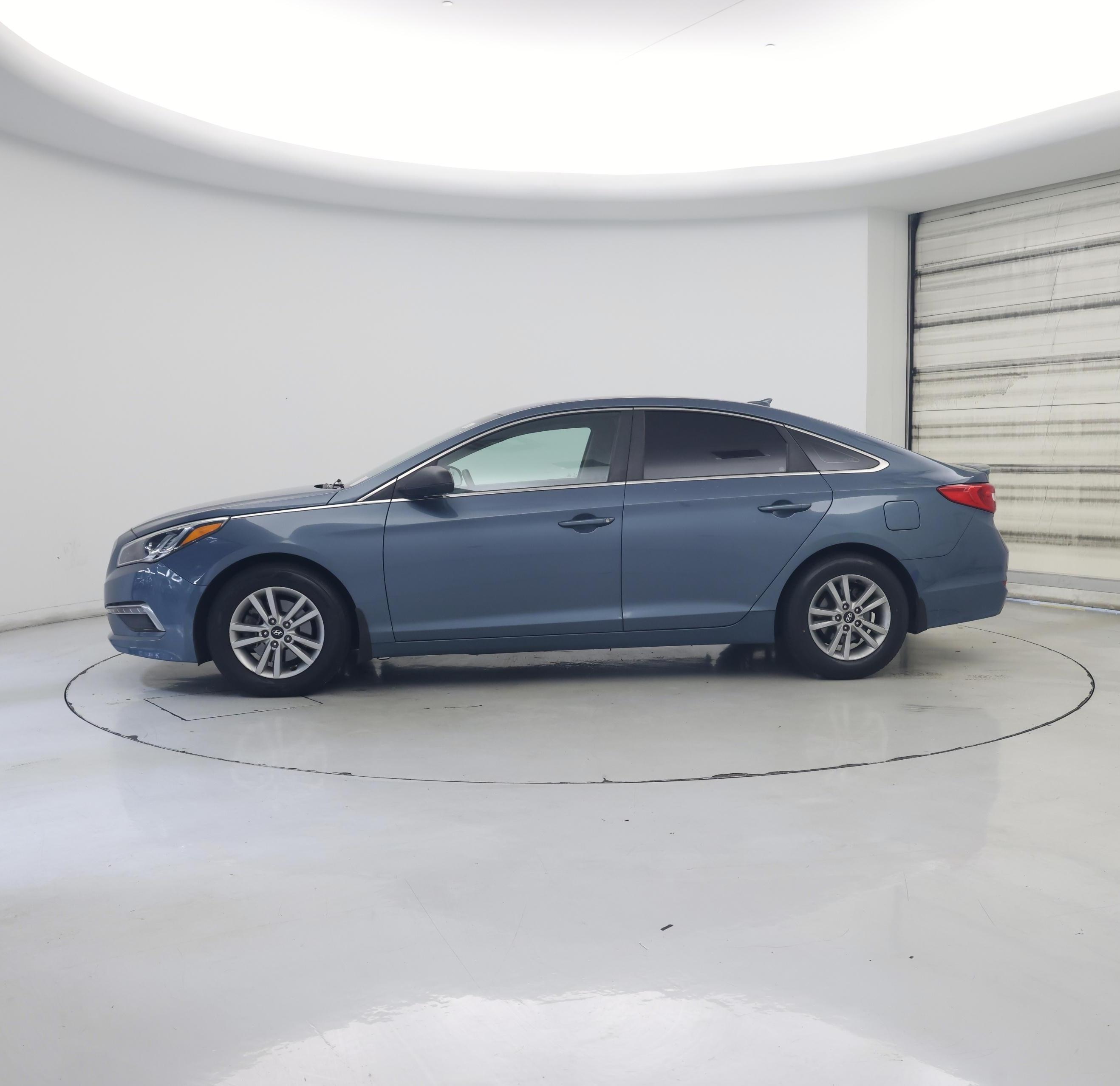 Thumbnail: 2015 Hyundai Sonata - 3