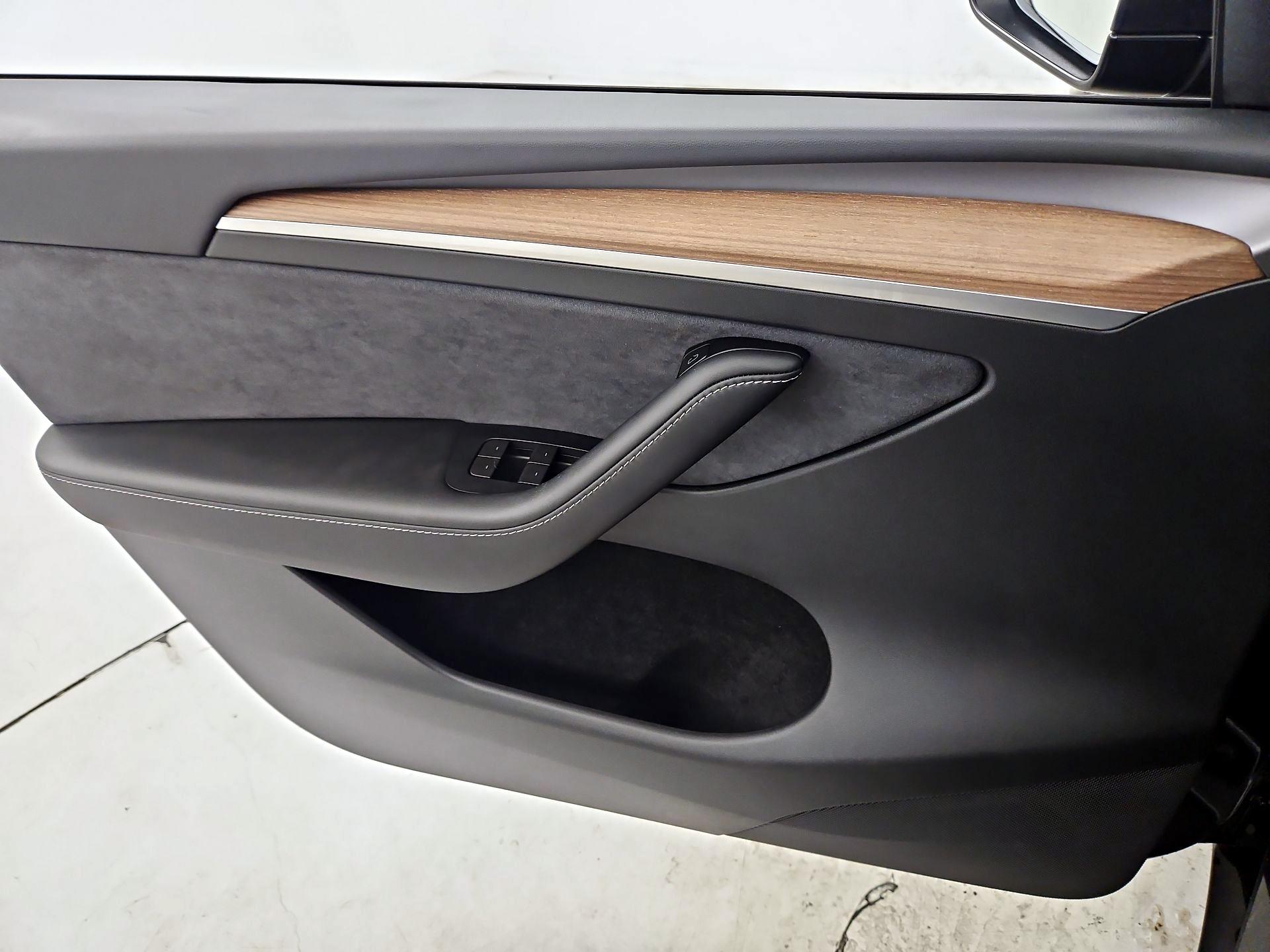 Thumbnail: 2024 Tesla Model Y - 12