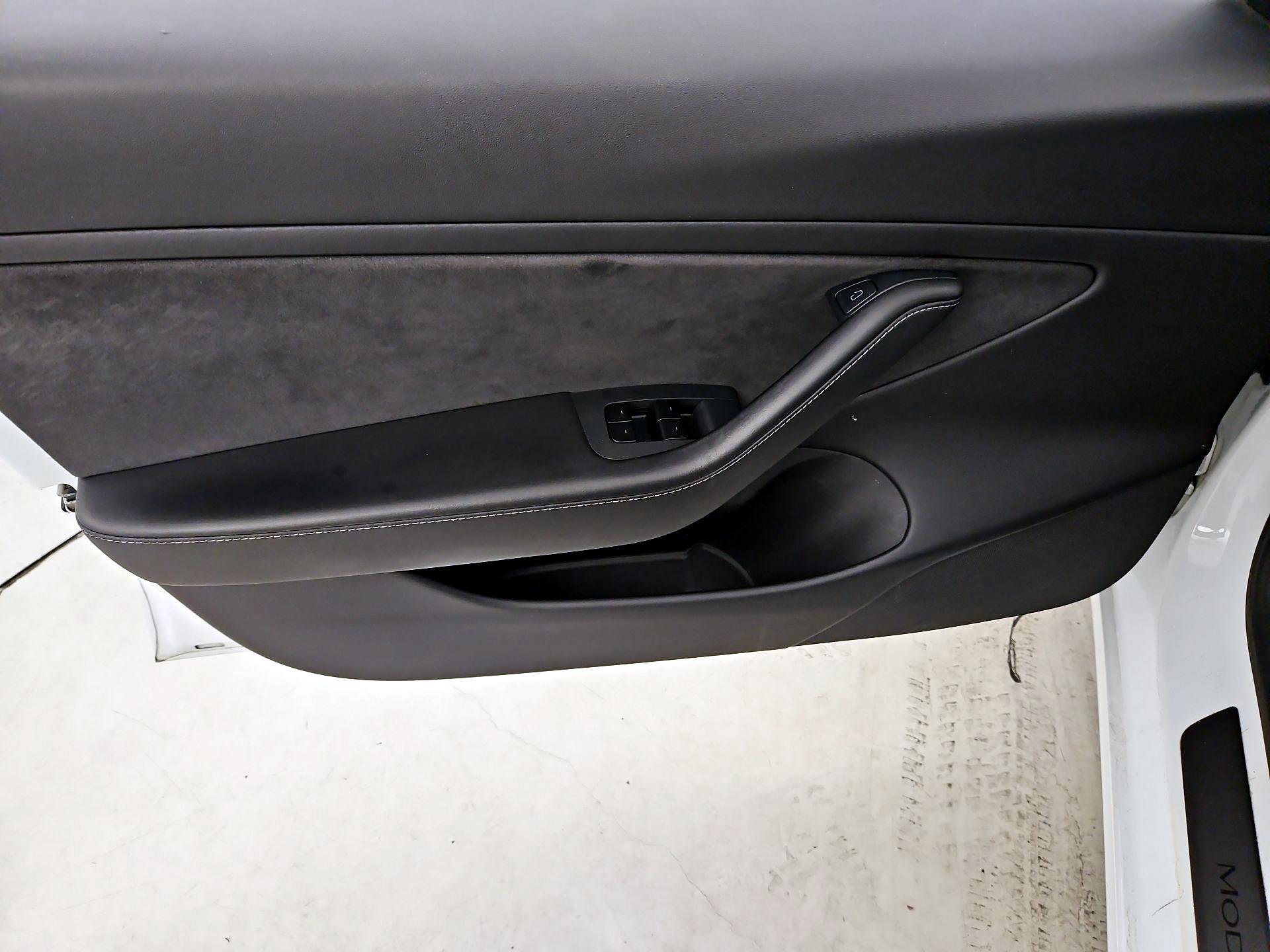 Thumbnail: 2021 Tesla Model 3 - 12