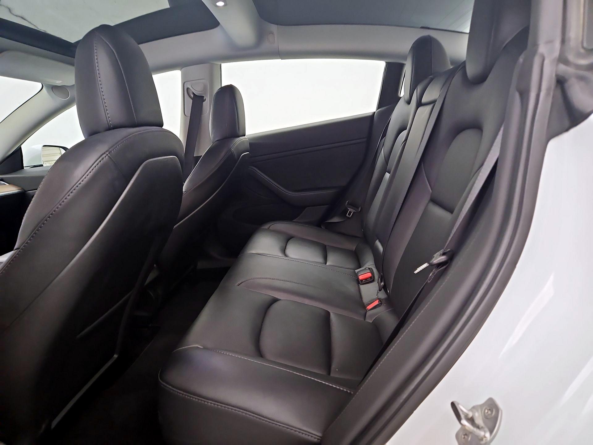 Thumbnail: 2021 Tesla Model 3 - 19