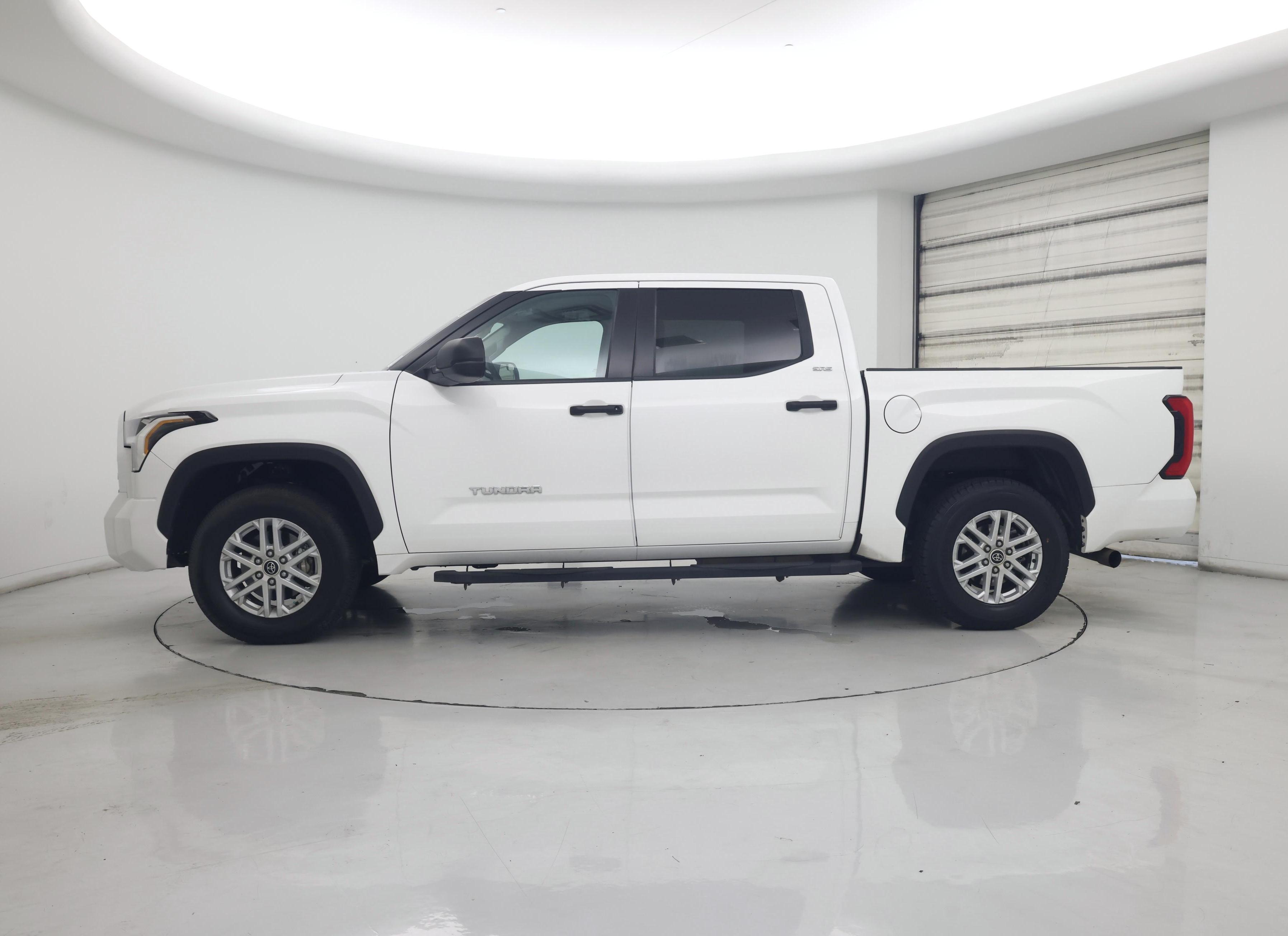 Thumbnail: 2024 Toyota Tundra - 3