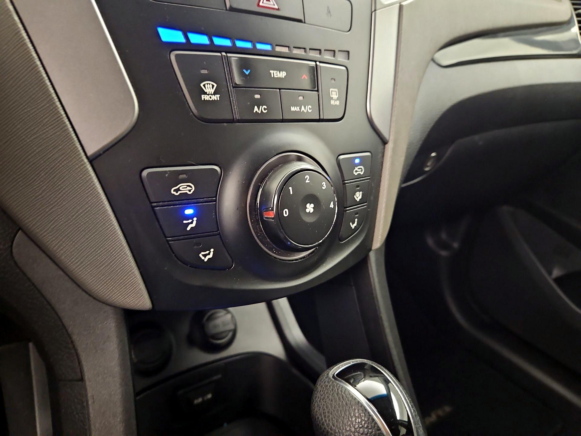 Thumbnail: 2014 Hyundai Santa Fe - 15