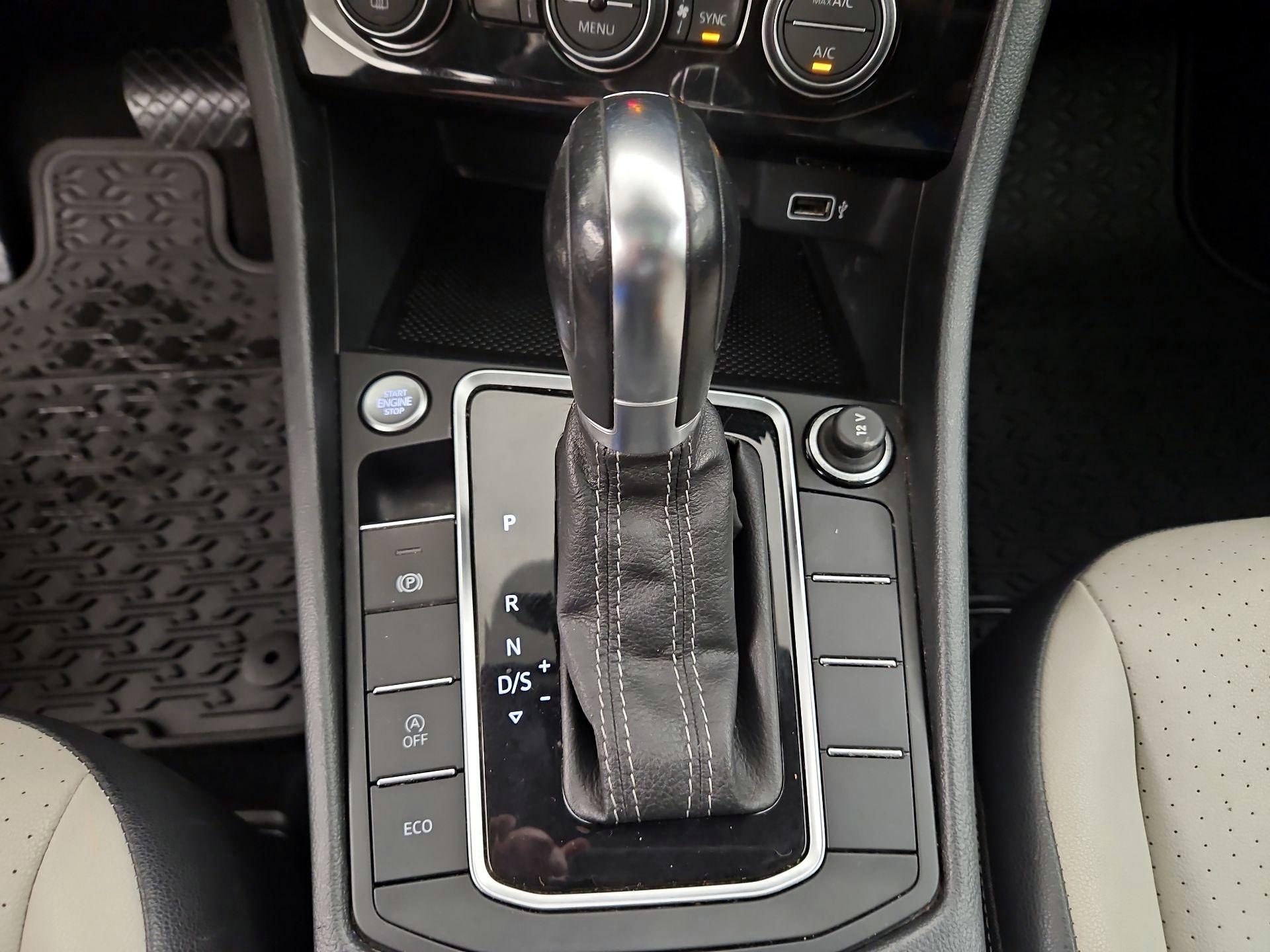 Thumbnail: 2019 Volkswagen Jetta - 17