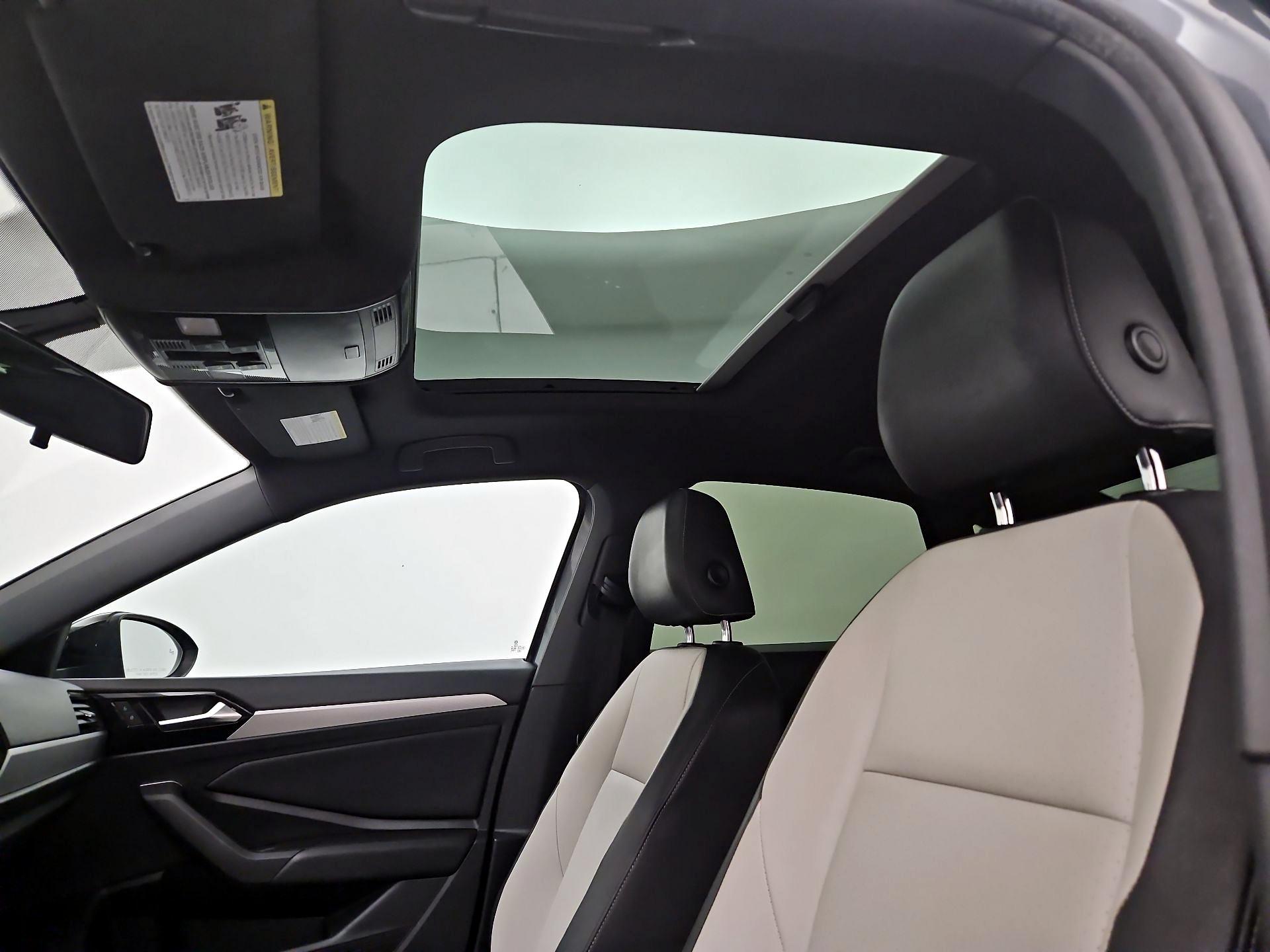 Thumbnail: 2019 Volkswagen Jetta - 19