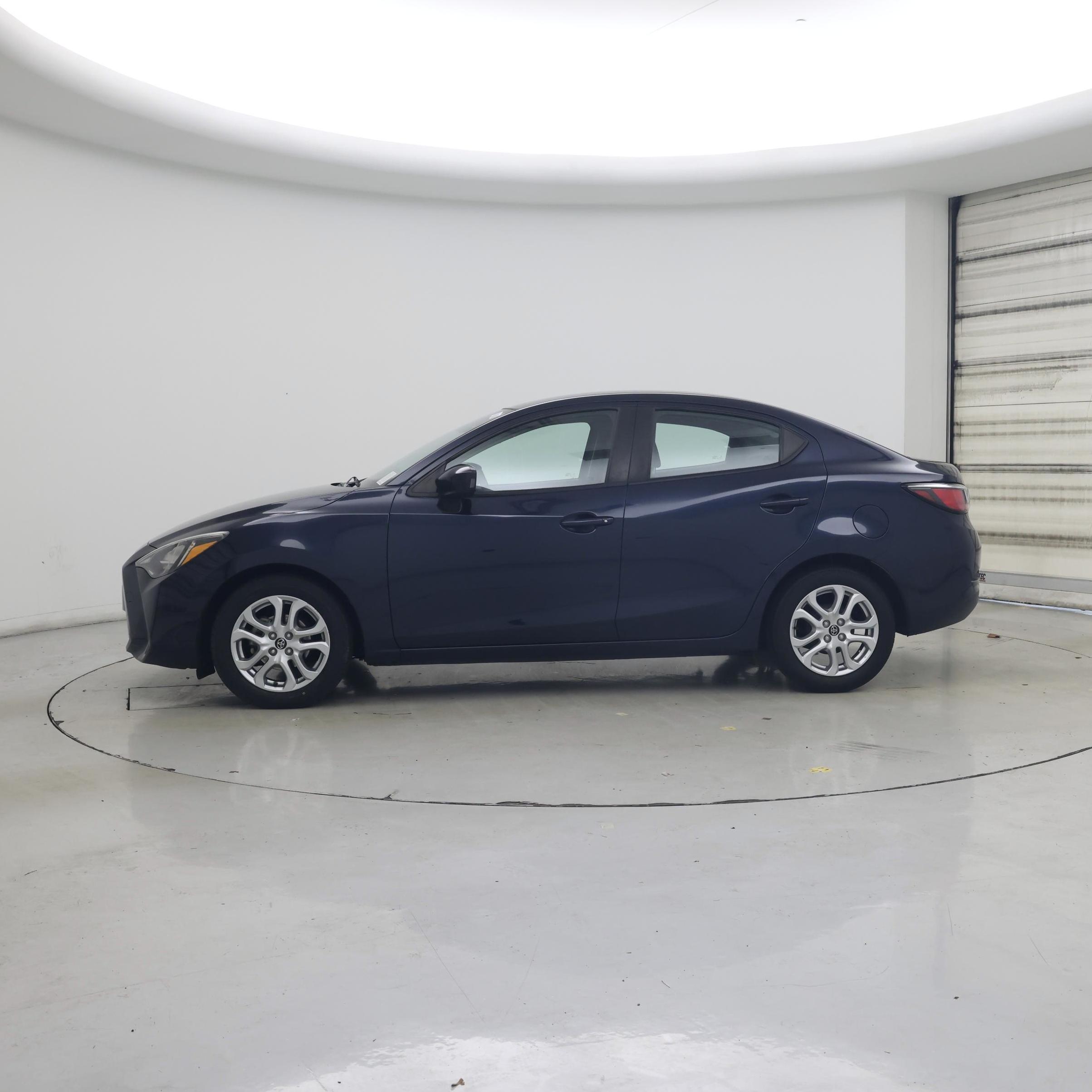 Thumbnail: 2018 Toyota Yaris iA - 3