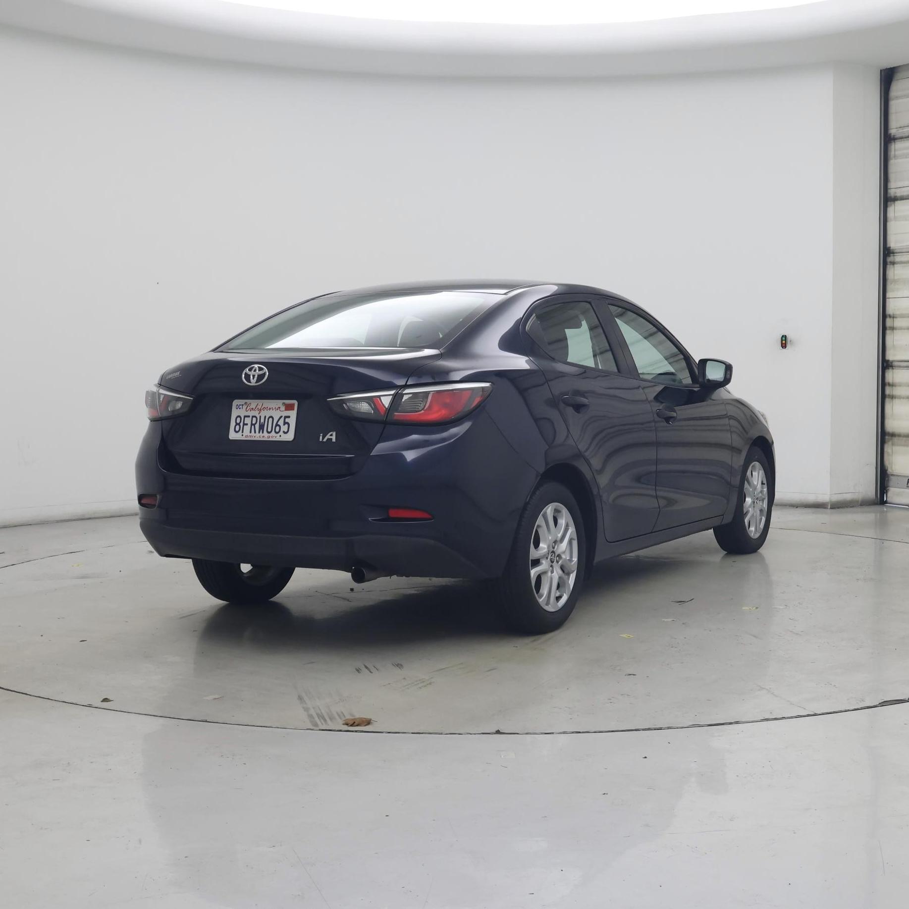 Thumbnail: 2018 Toyota Yaris iA - 8