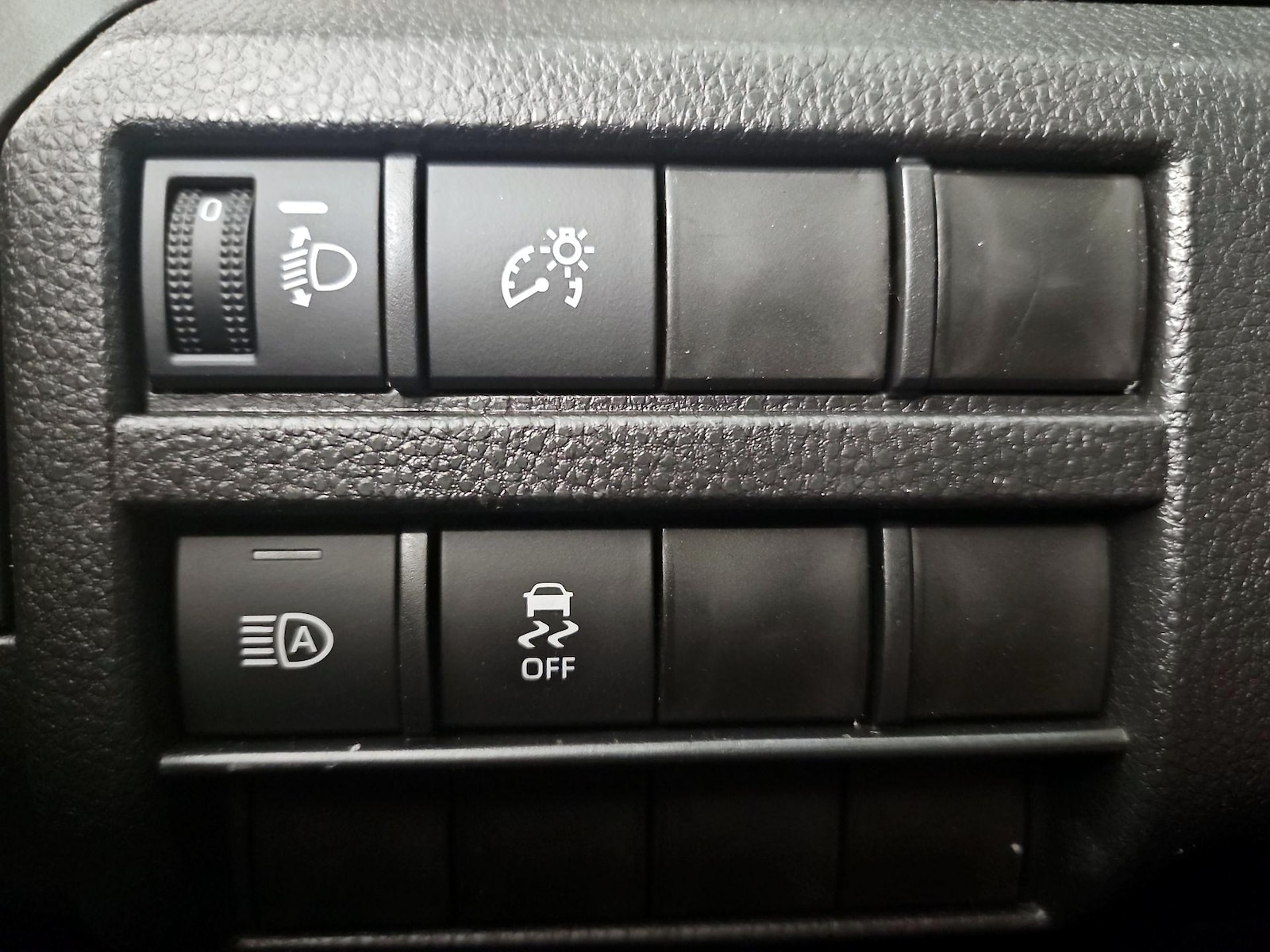 2026 Toyota Tacoma SR5 - Photo 14