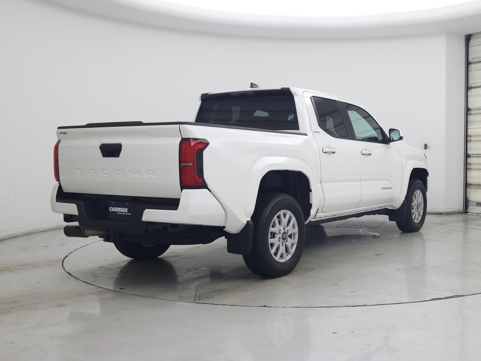 2026 Toyota Tacoma SR5 - Photo 9
