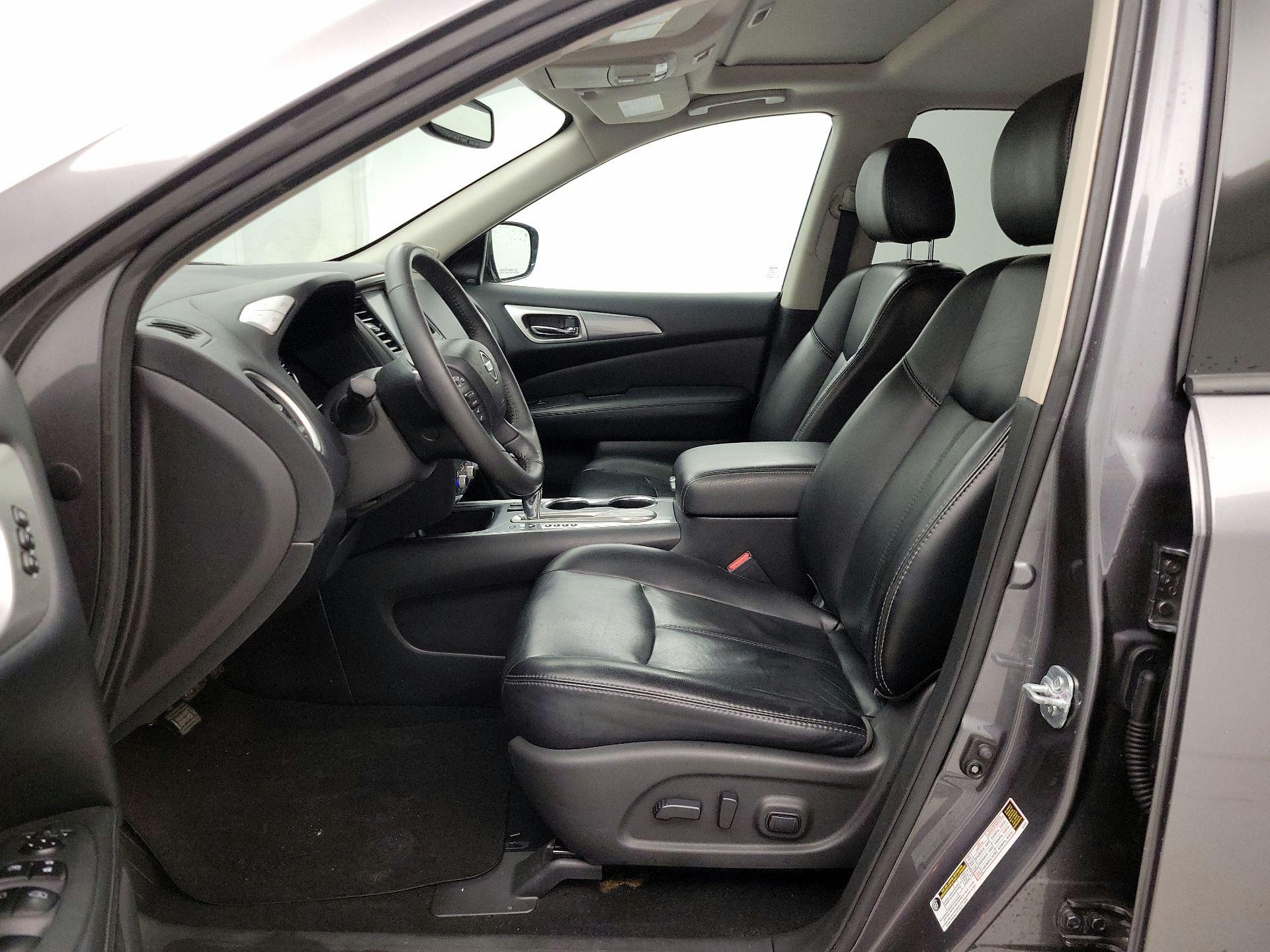 Thumbnail: 2017 Nissan Pathfinder - 11
