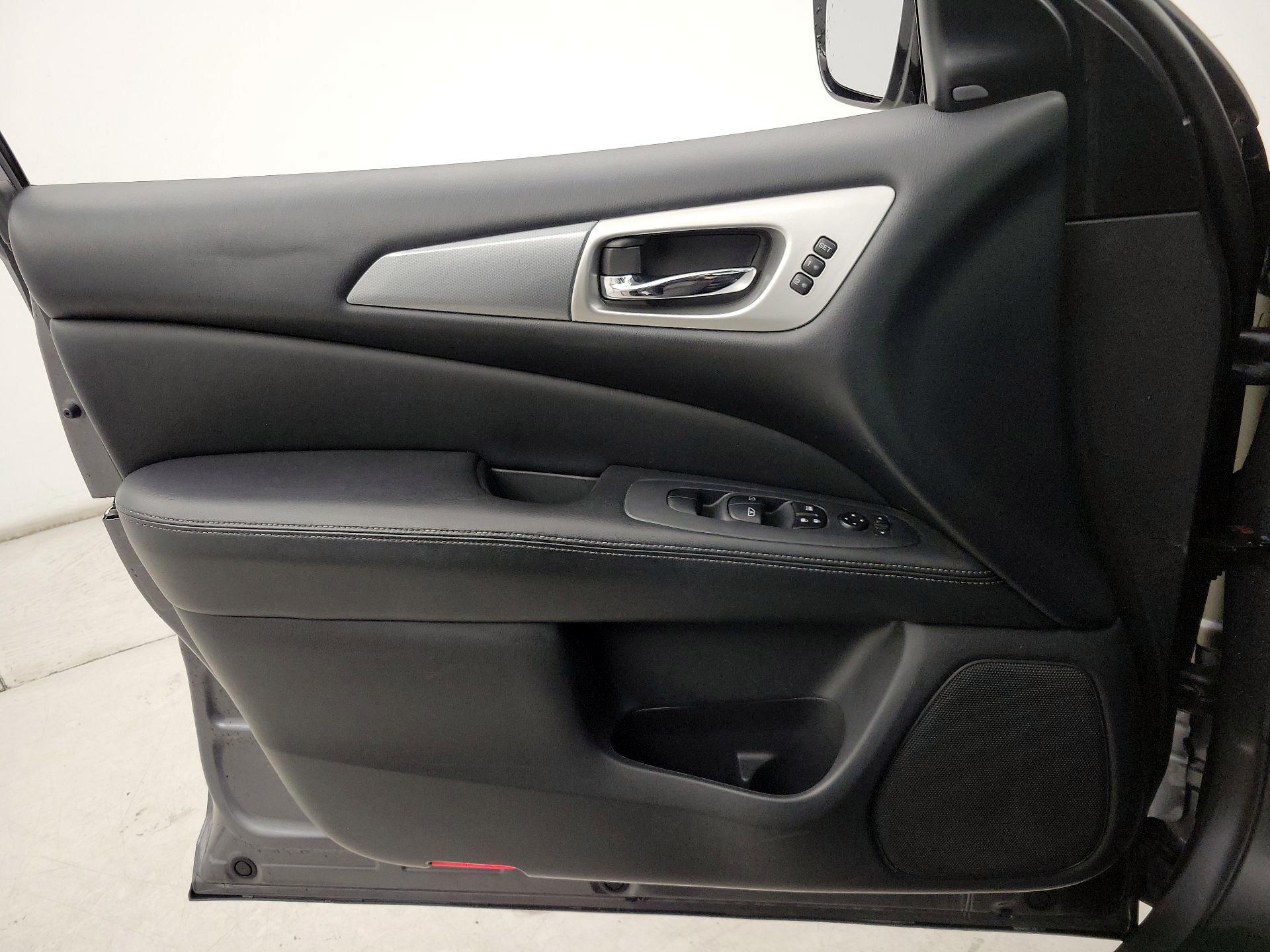 Thumbnail: 2017 Nissan Pathfinder - 12