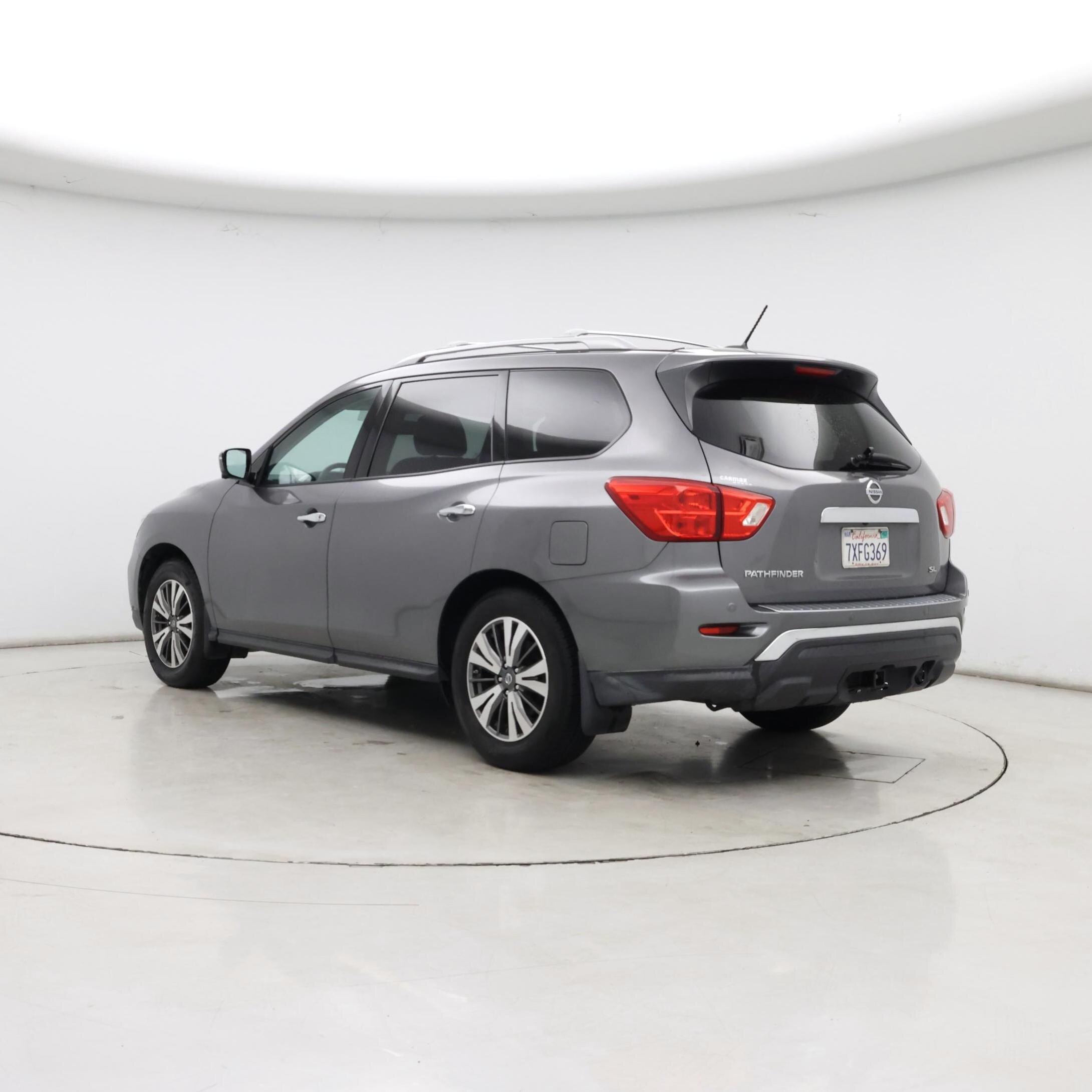 Thumbnail: 2017 Nissan Pathfinder - 2