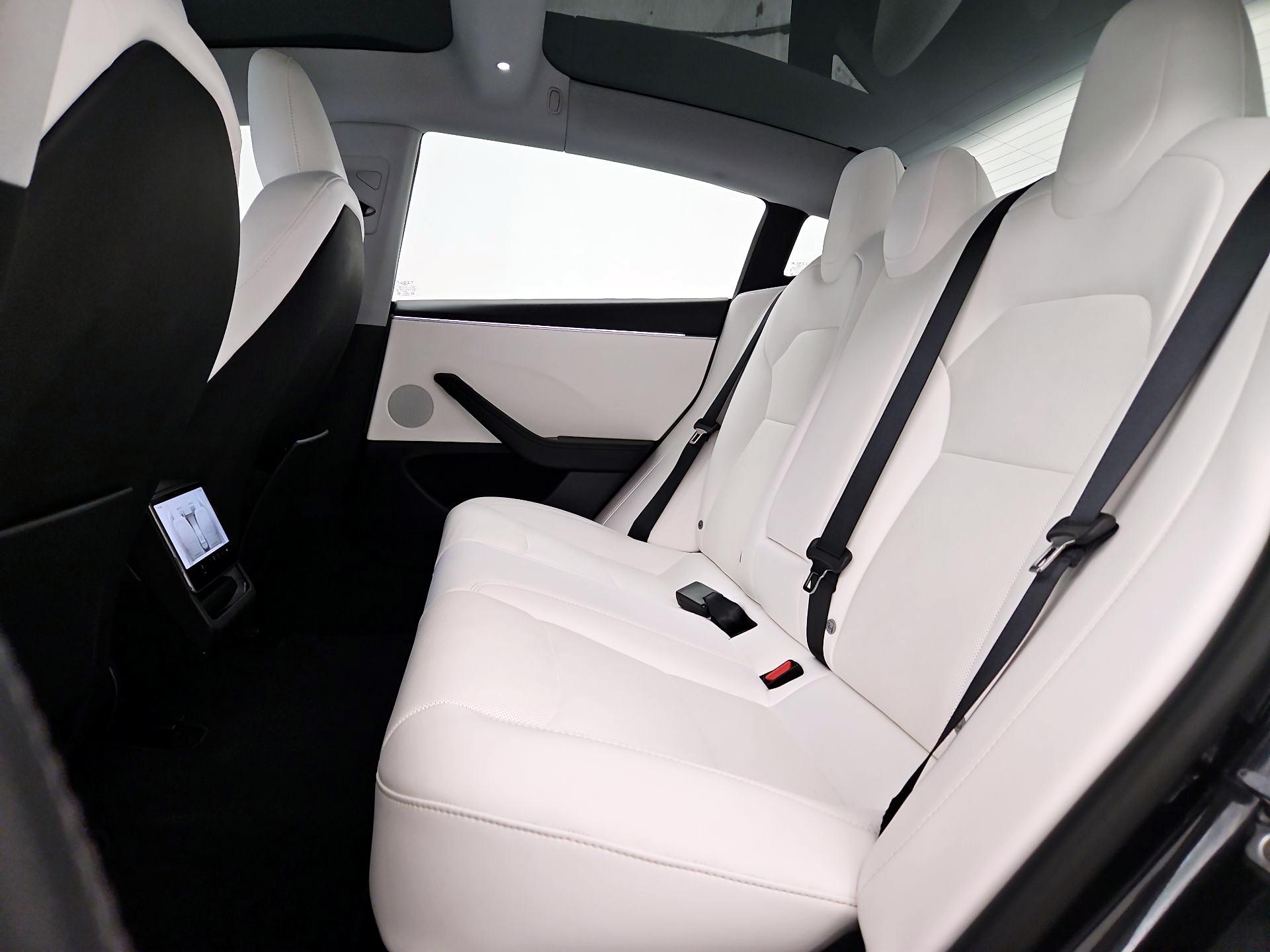 Thumbnail: 2025 Tesla Model 3 - 17