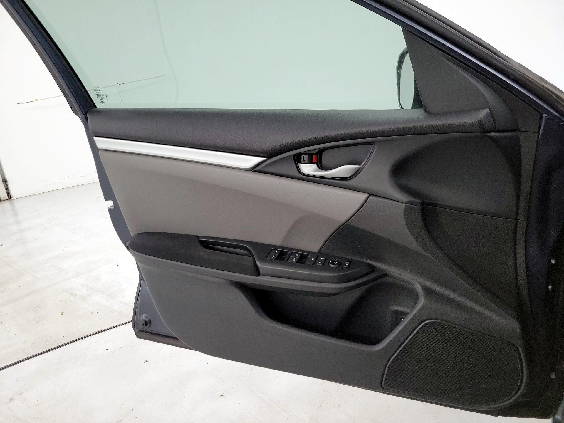 Thumbnail: 2020 Honda Civic - 12