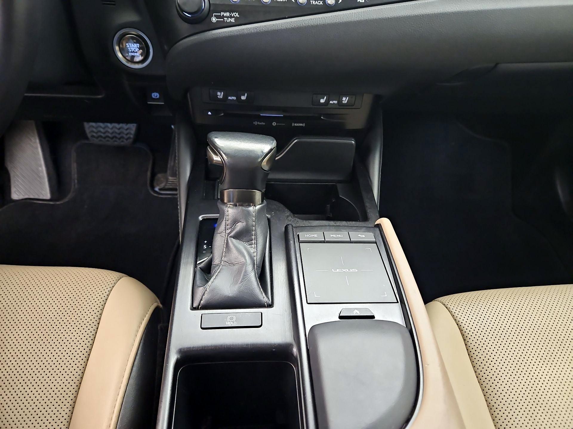 Thumbnail: 2020 Lexus ES - 17