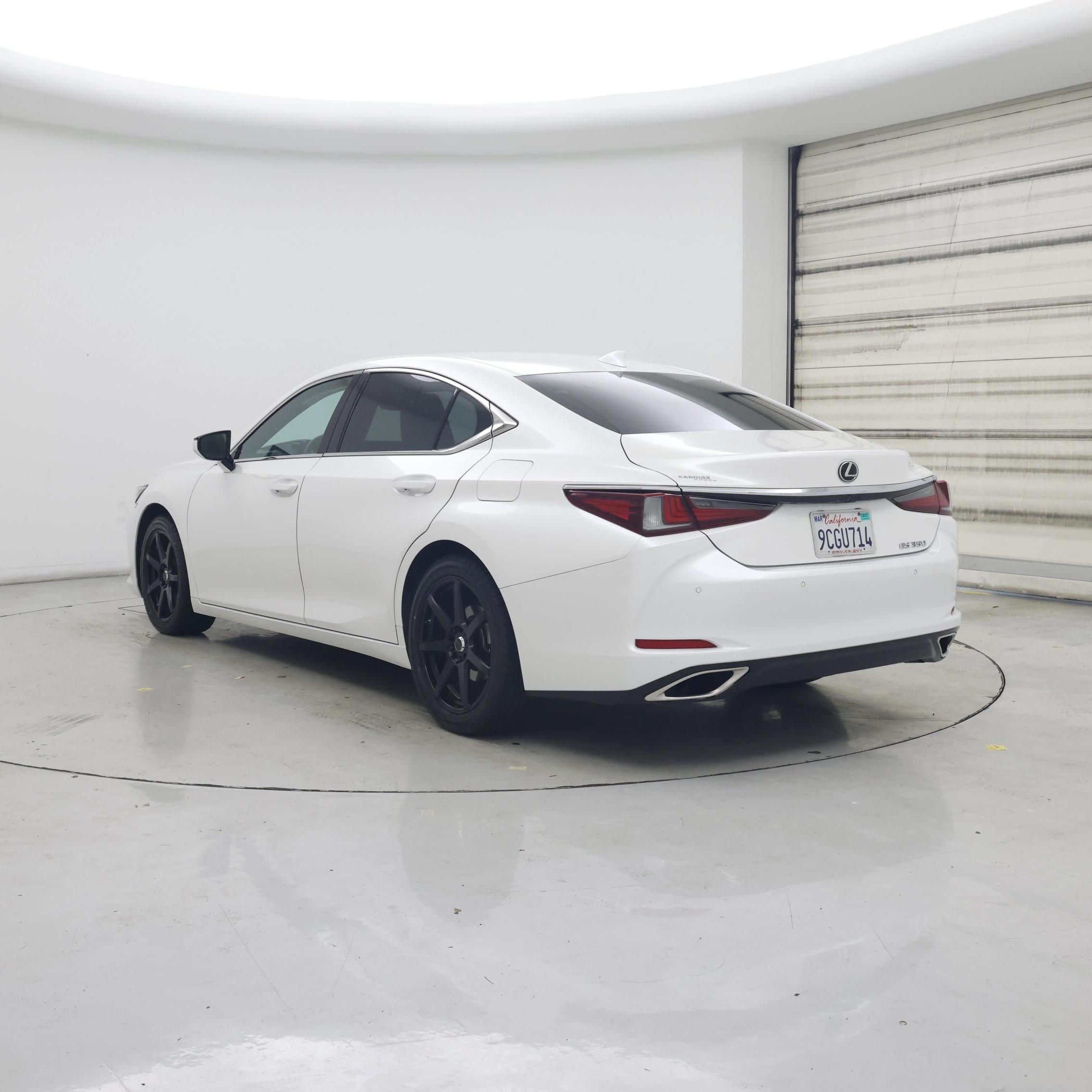 Thumbnail: 2020 Lexus ES - 2