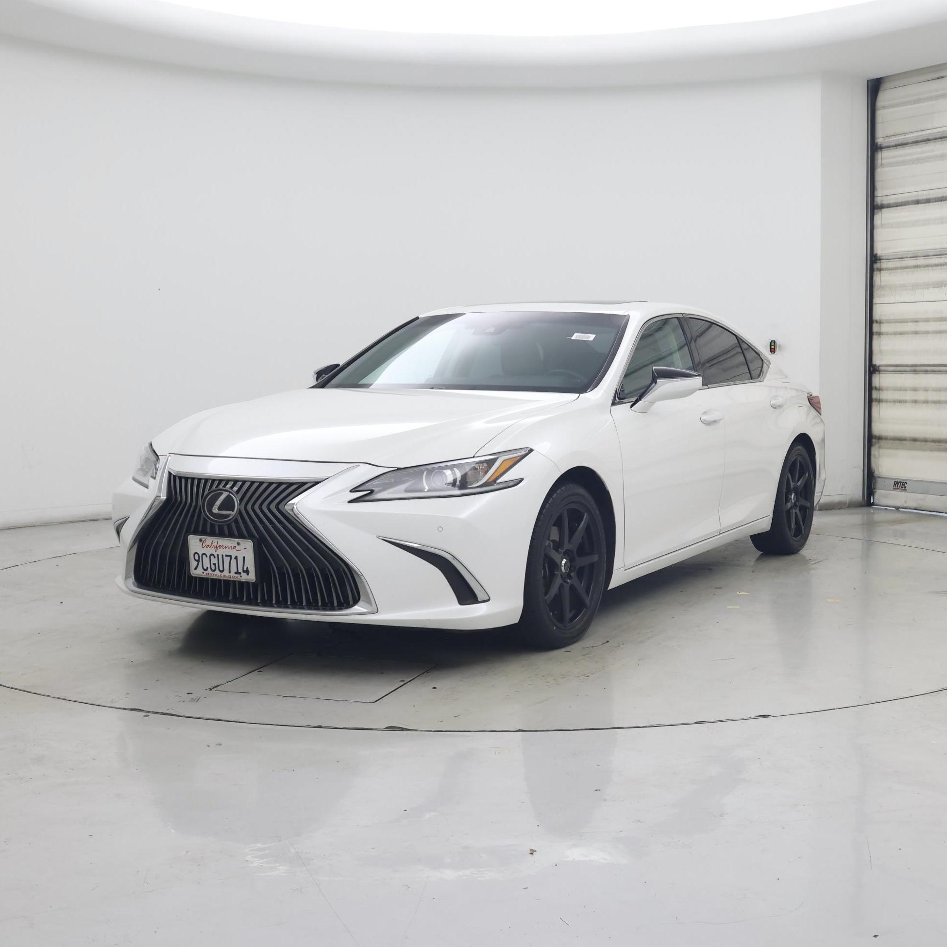 Thumbnail: 2020 Lexus ES - 4