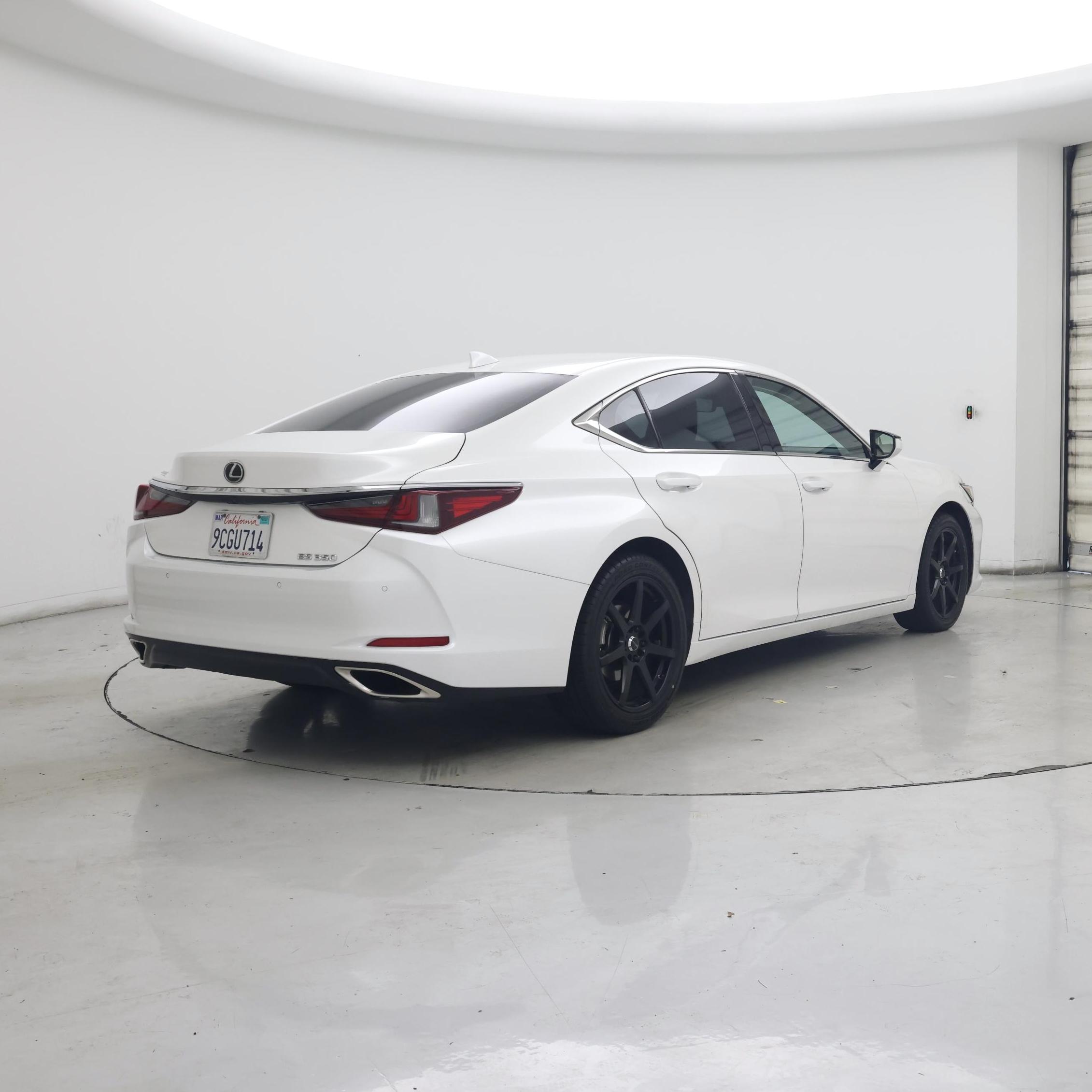 Thumbnail: 2020 Lexus ES - 8