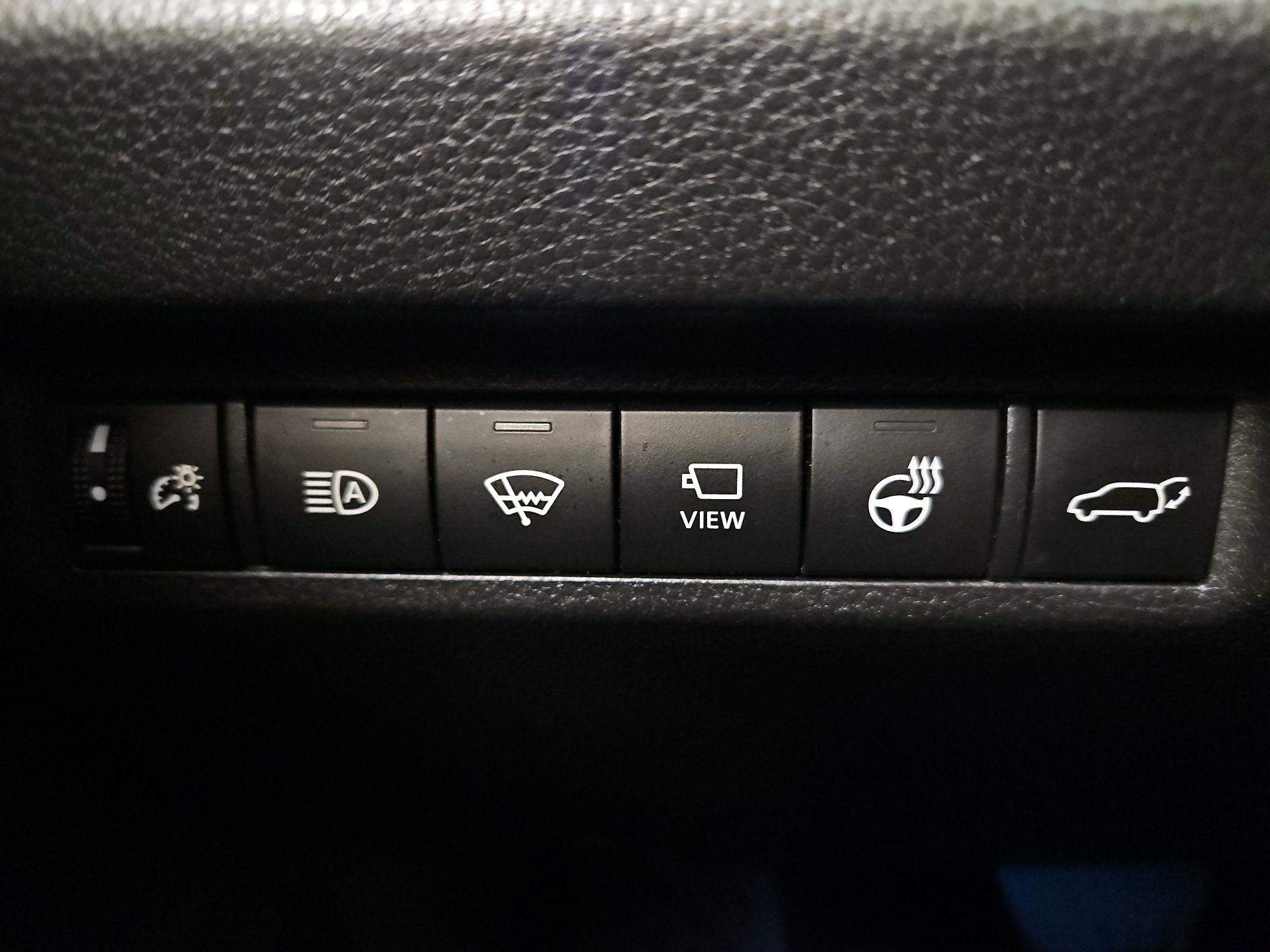 Thumbnail: 2022 Toyota RAV4 - 13
