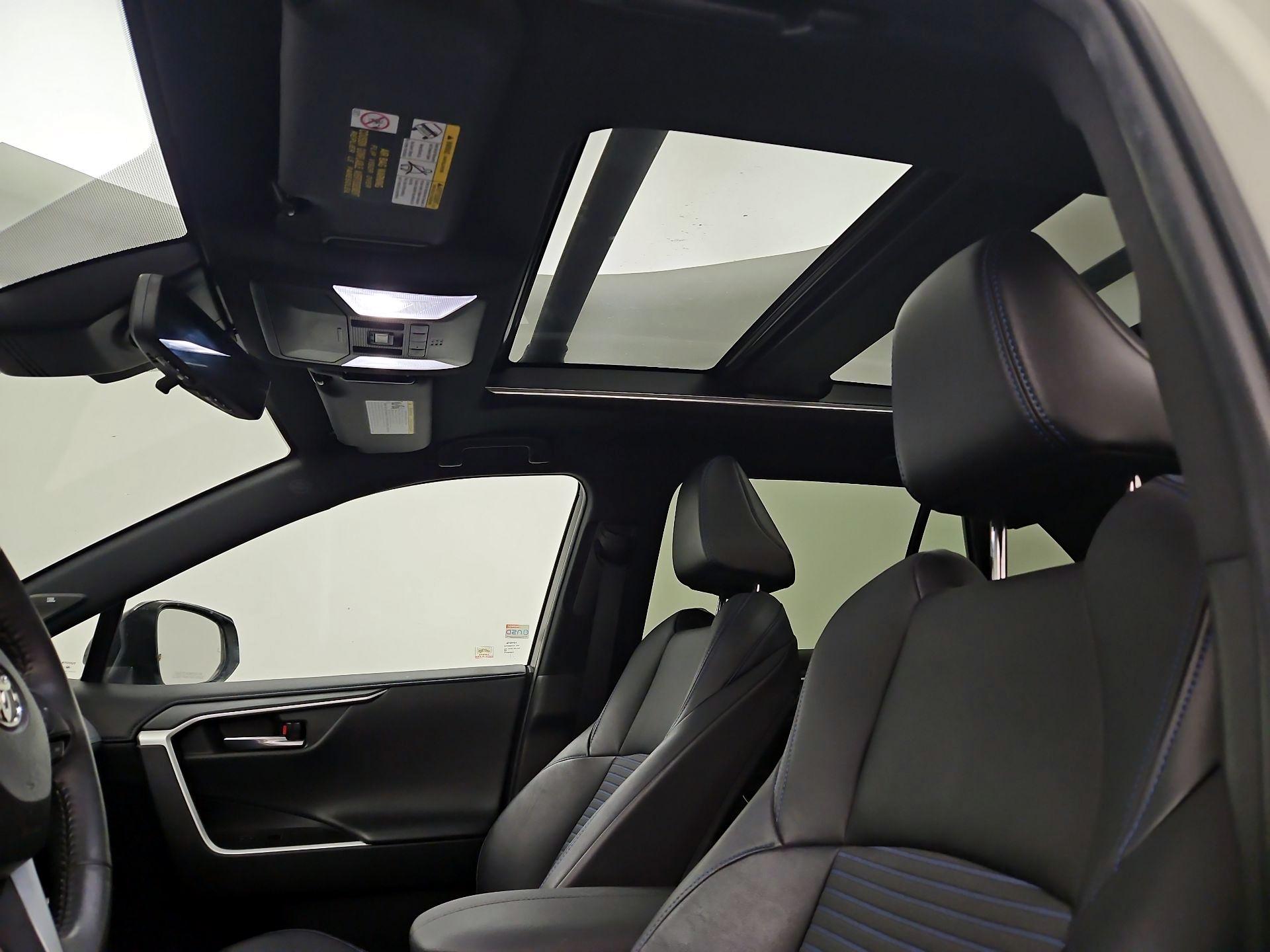 Thumbnail: 2022 Toyota RAV4 - 20