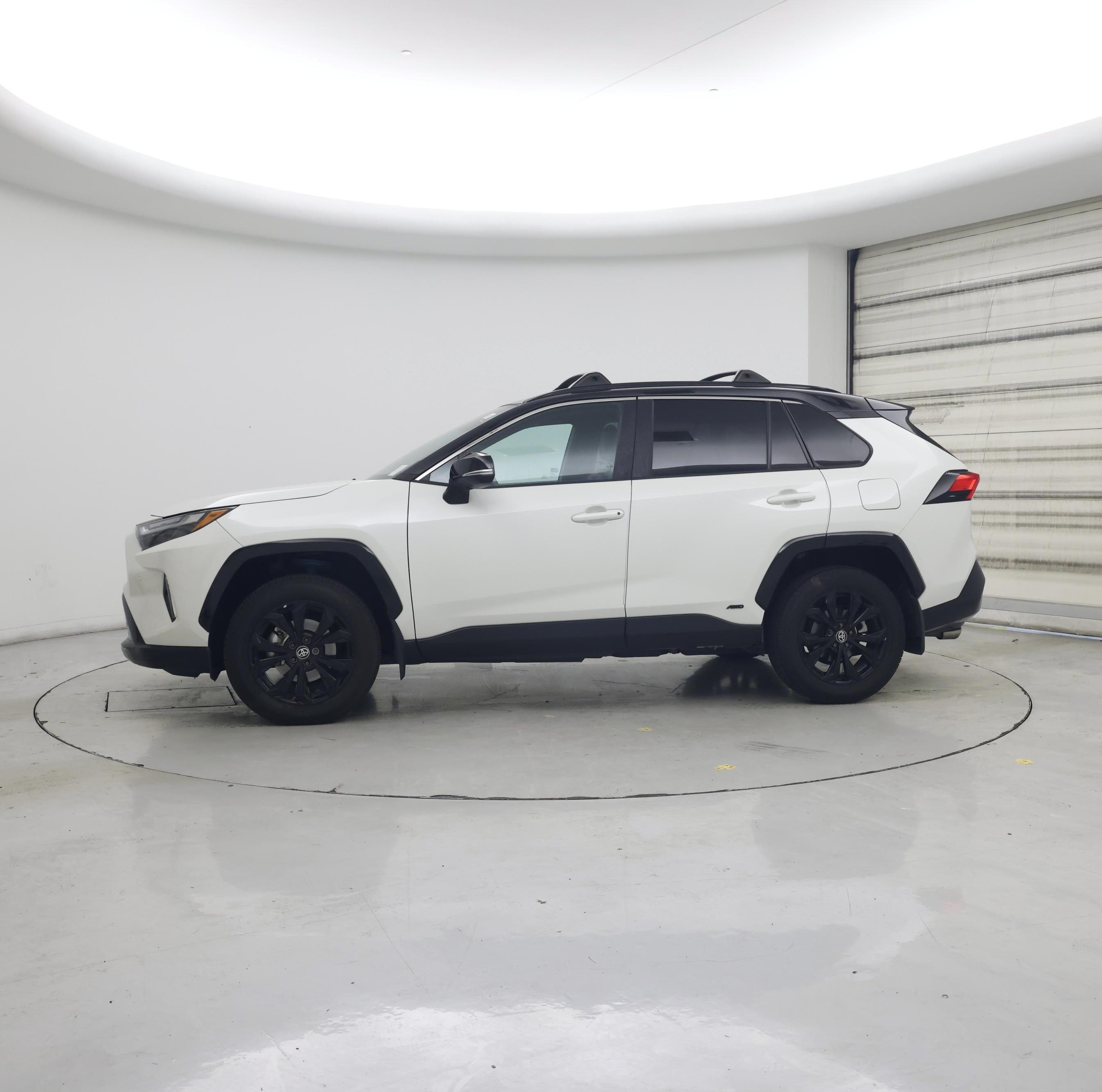 Thumbnail: 2022 Toyota RAV4 - 3