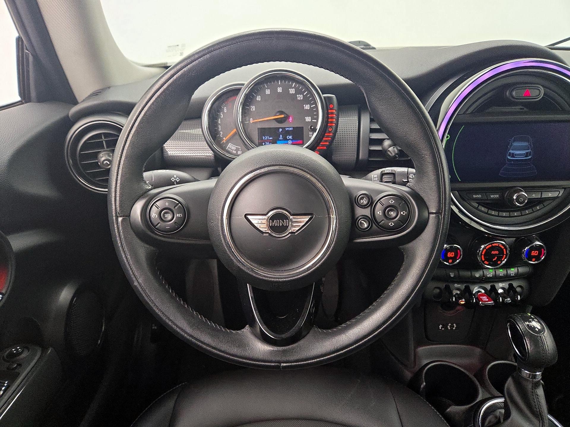 Thumbnail: 2015 MINI Cooper Hardtop - 10