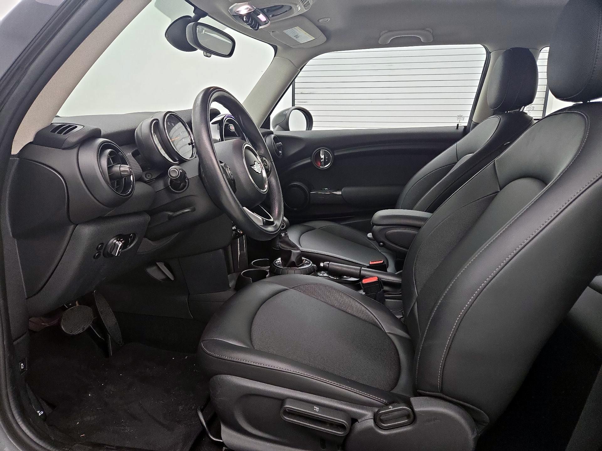 Thumbnail: 2015 MINI Cooper Hardtop - 11