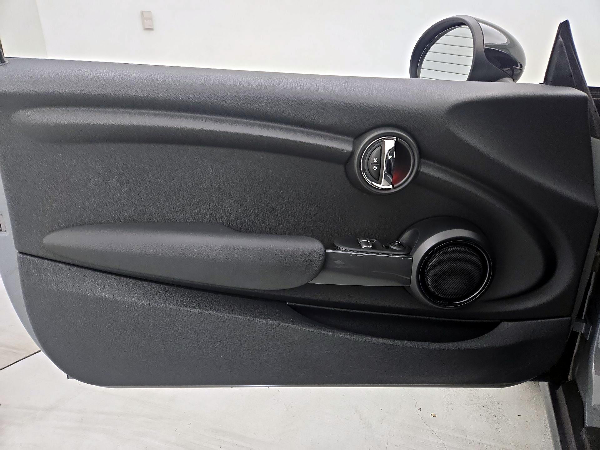 Thumbnail: 2015 MINI Cooper Hardtop - 12