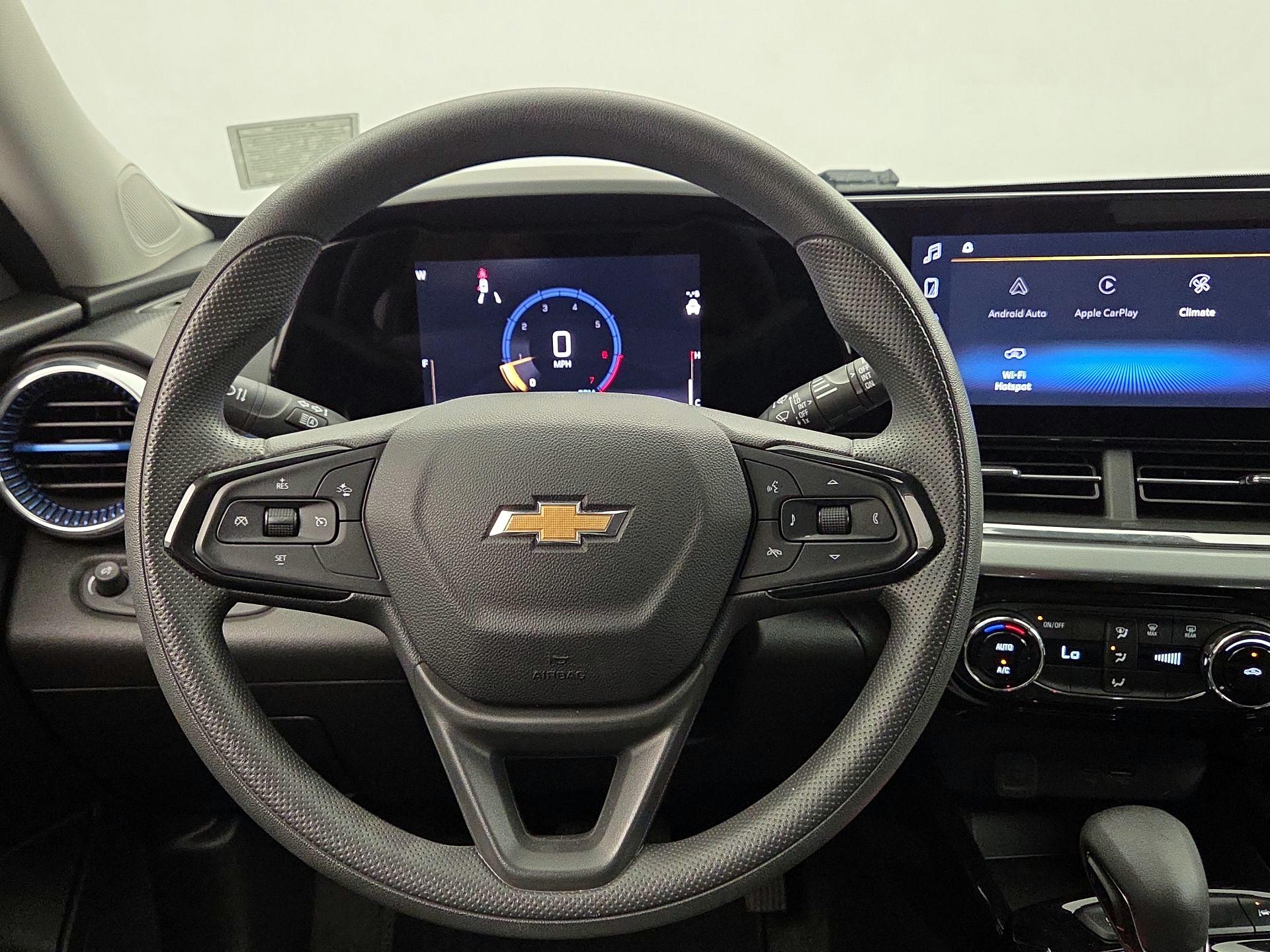 Thumbnail: 2025 Chevrolet Trax - 10