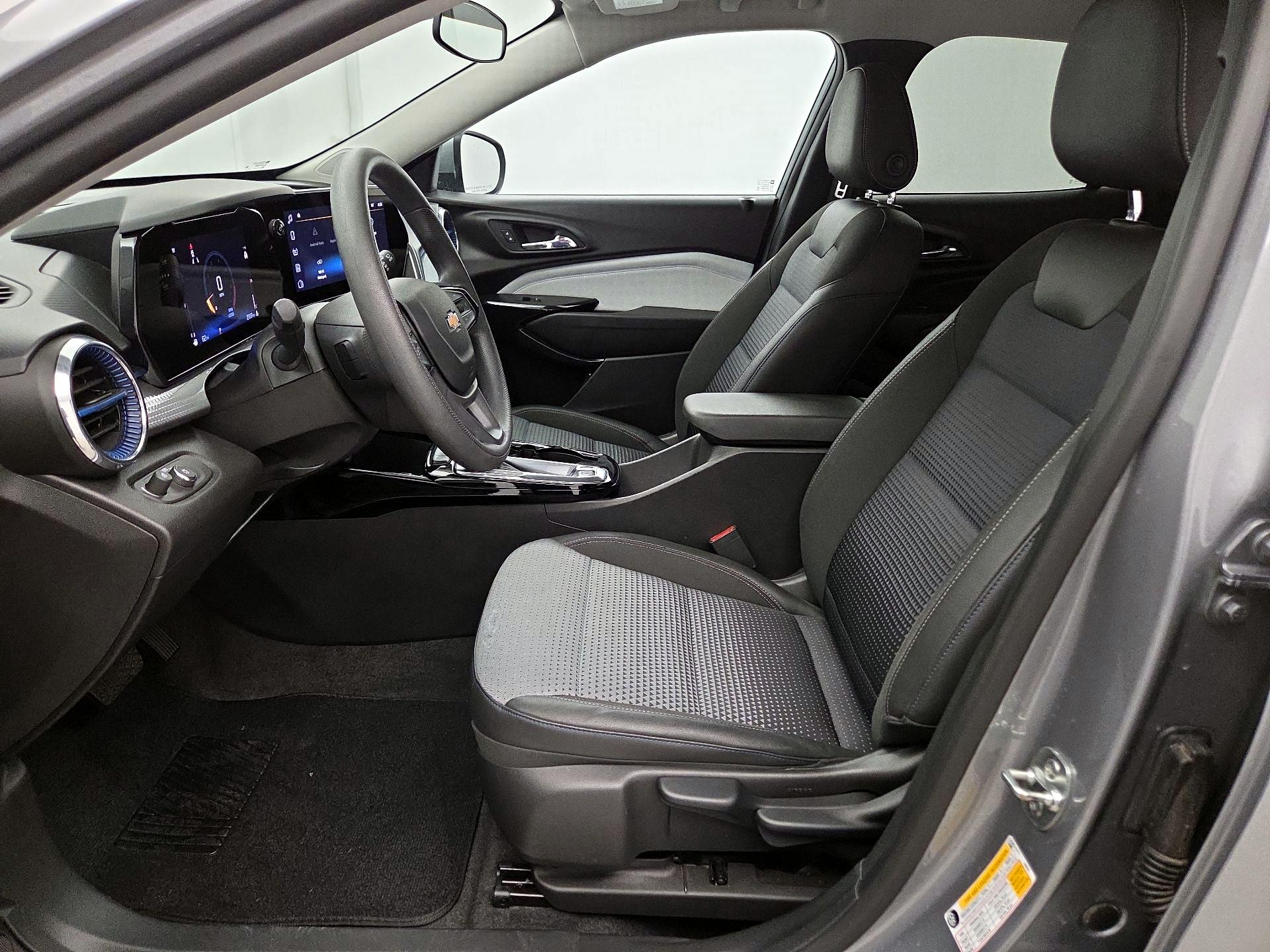 Thumbnail: 2025 Chevrolet Trax - 11