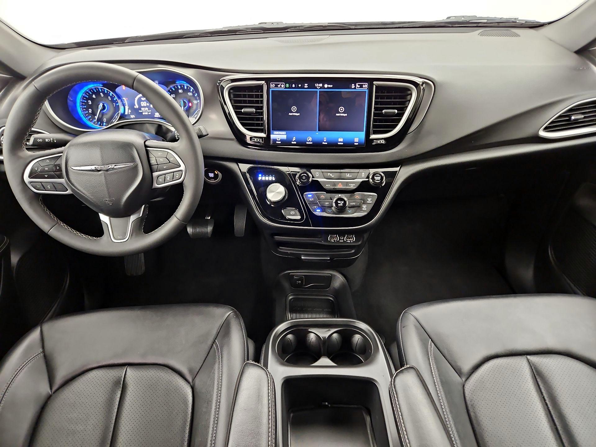 Thumbnail: 2025 Chrysler Pacifica - 9