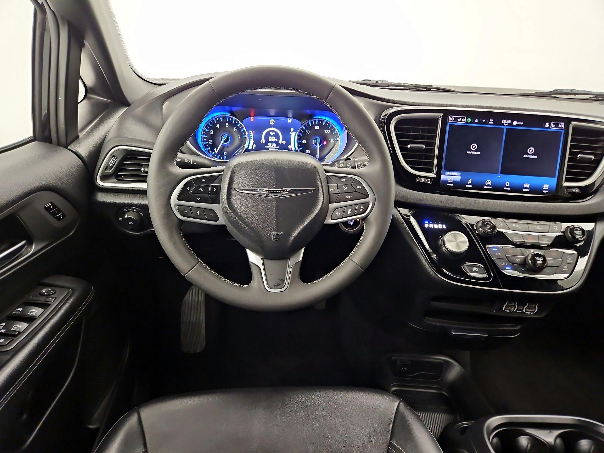 Thumbnail: 2025 Chrysler Pacifica - 10