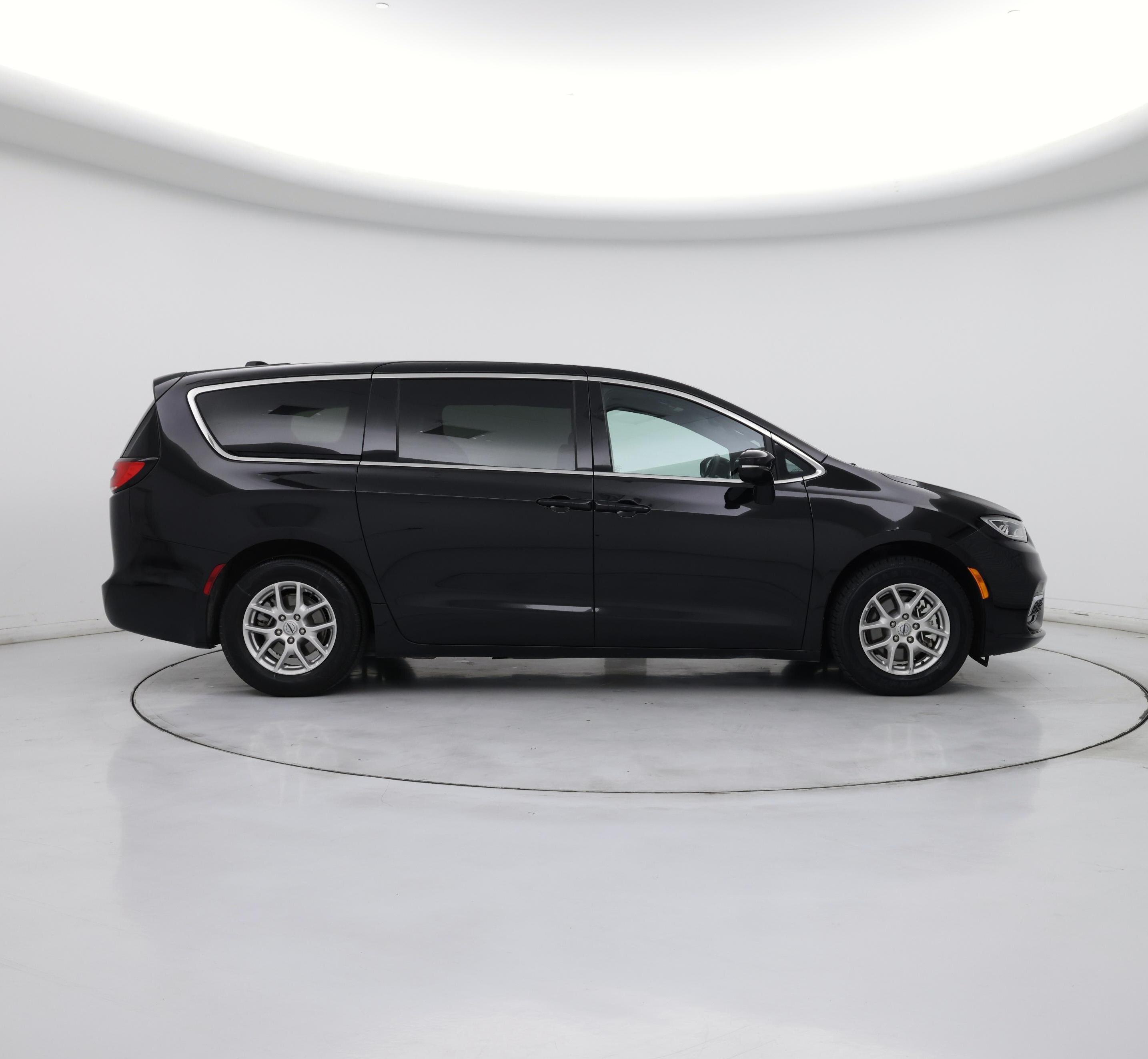 Thumbnail: 2025 Chrysler Pacifica - 7