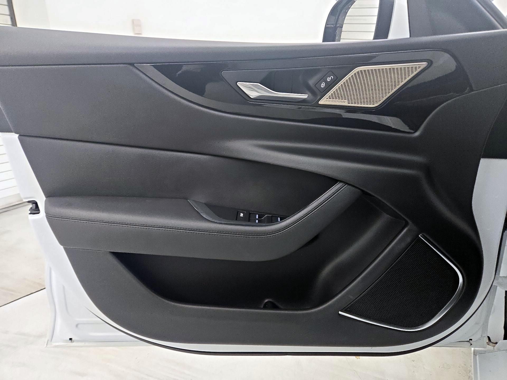Thumbnail: 2020 Jaguar XE - 12