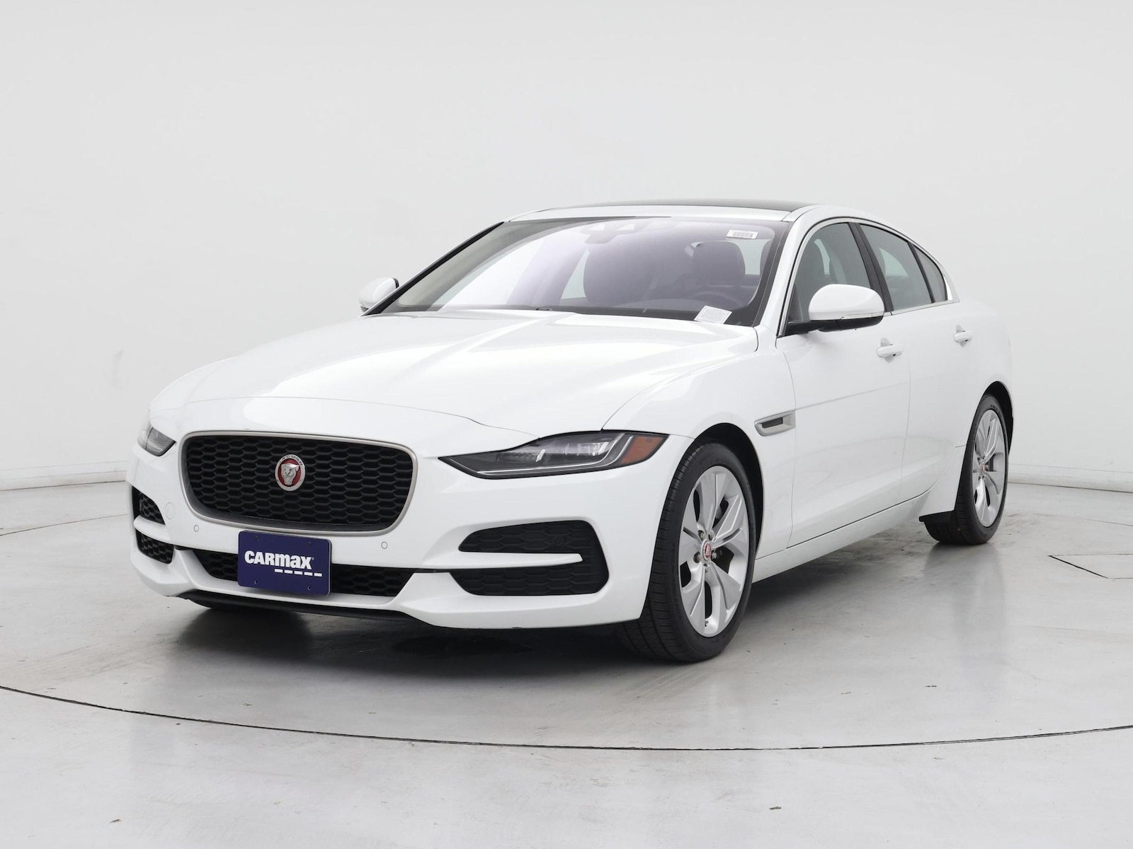 2020 Jaguar XE S - Photo 5