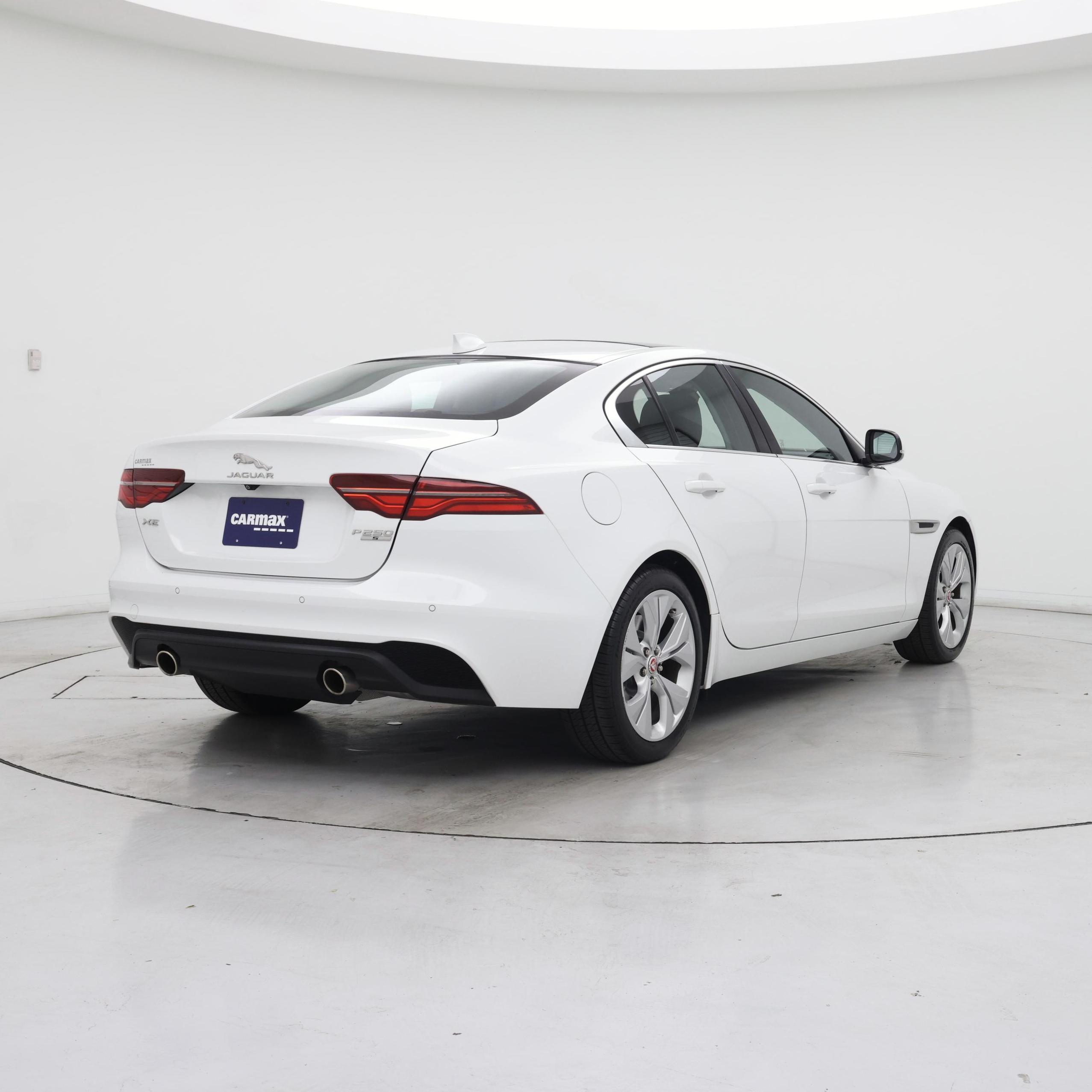 Thumbnail: 2020 Jaguar XE - 8