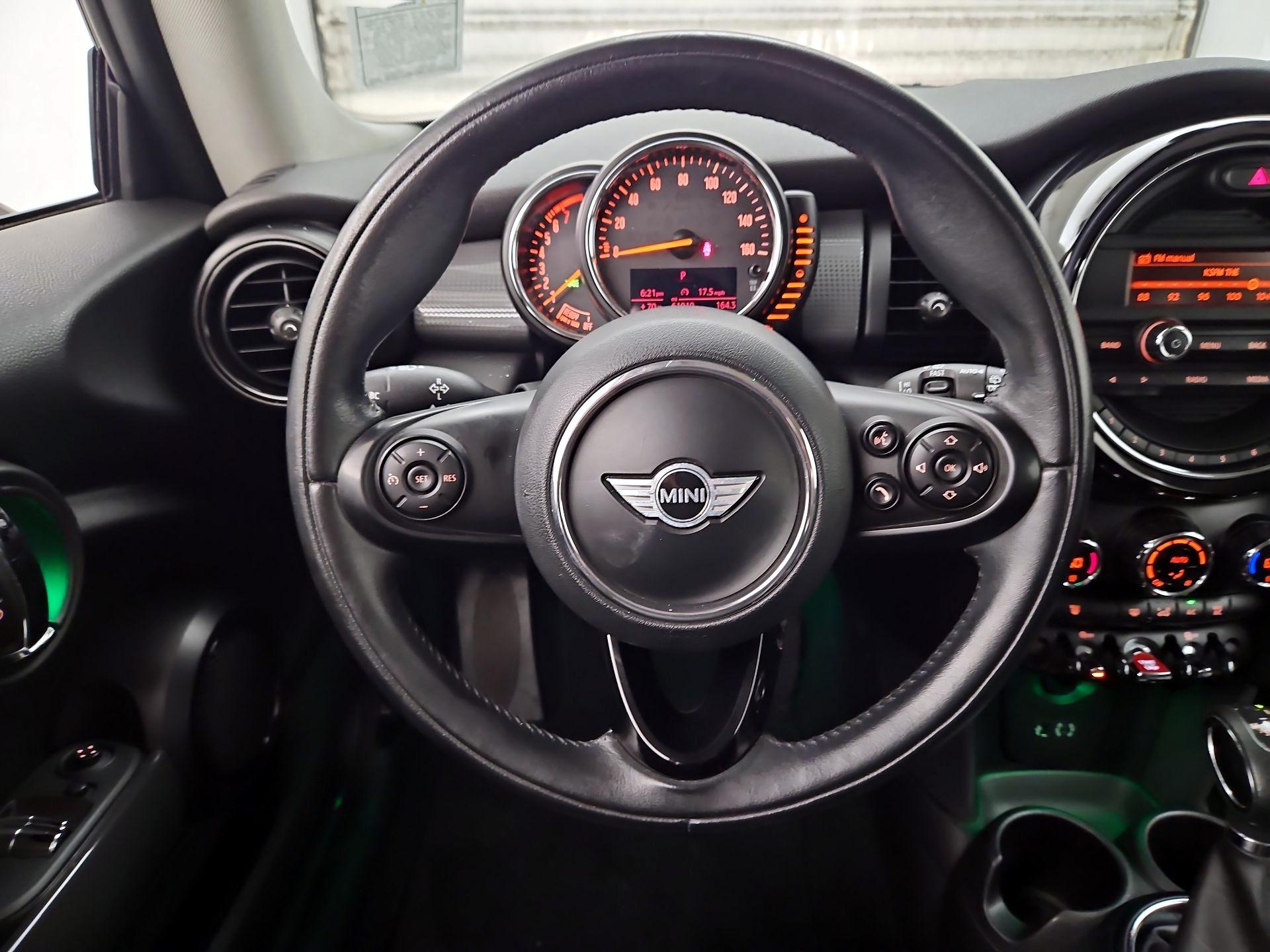 Thumbnail: 2015 MINI Cooper Hardtop - 10